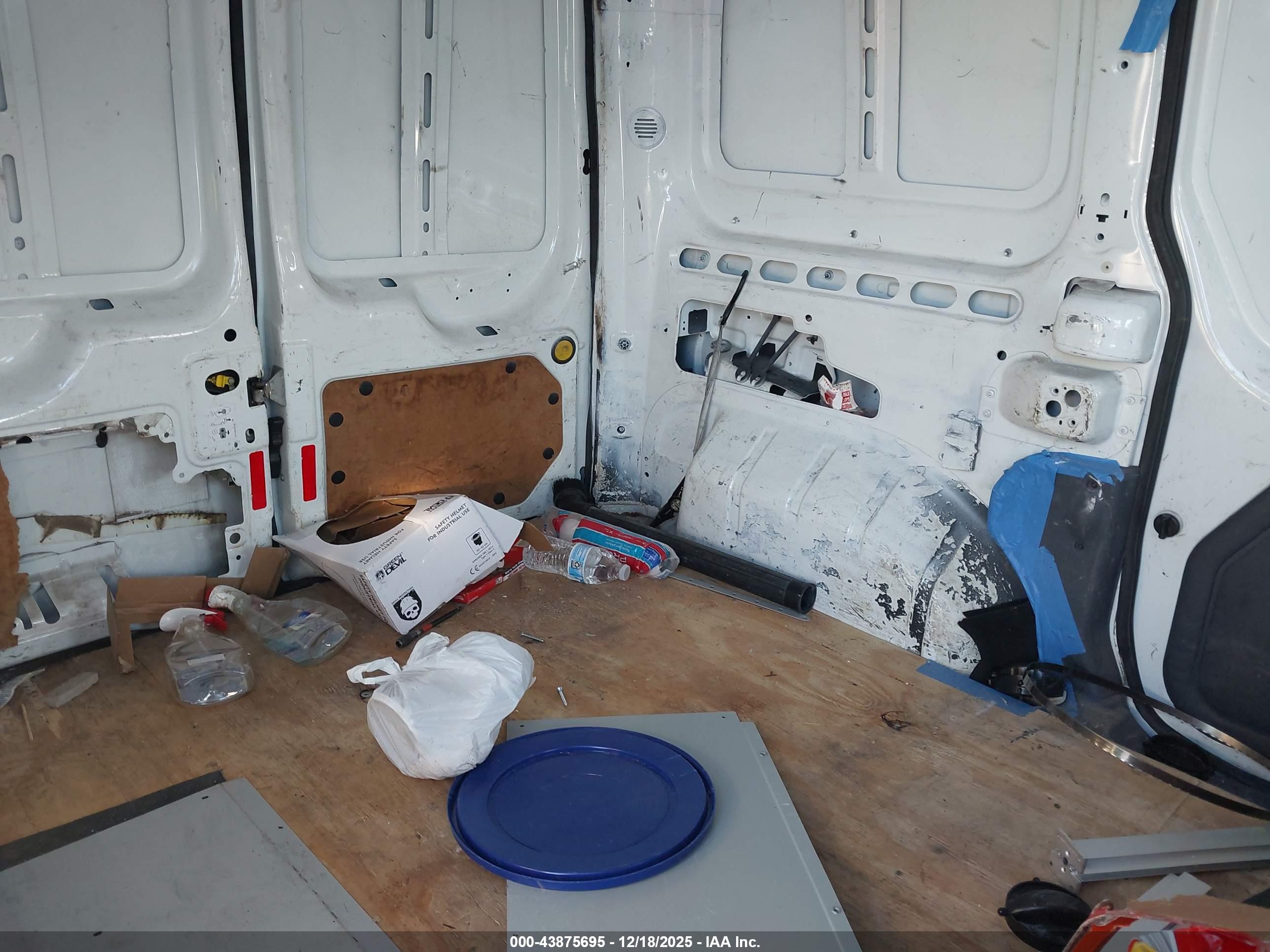 FORD TRANSIT image 8