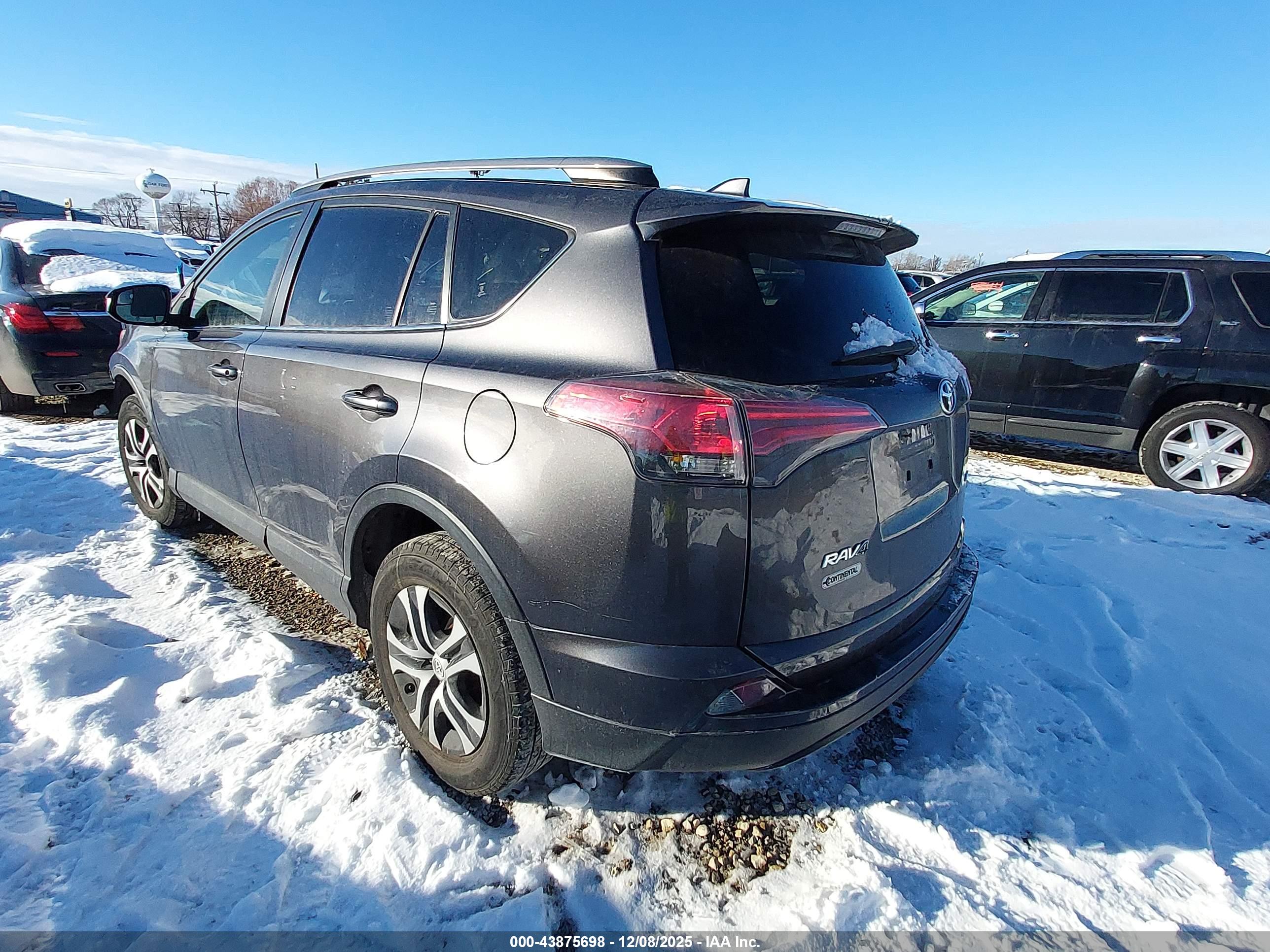 TOYOTA RAV4 image 3