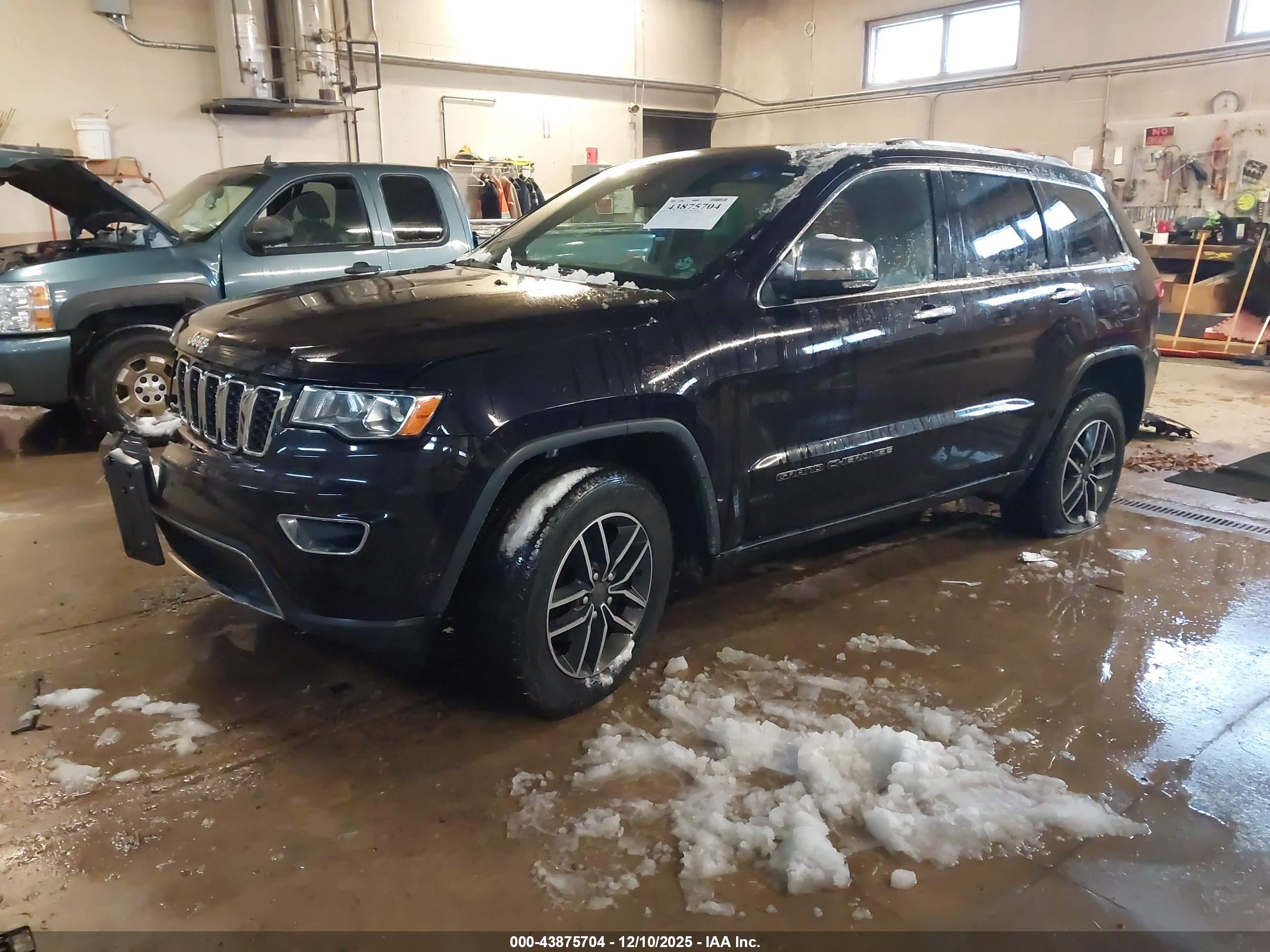 JEEP GRAND image 2