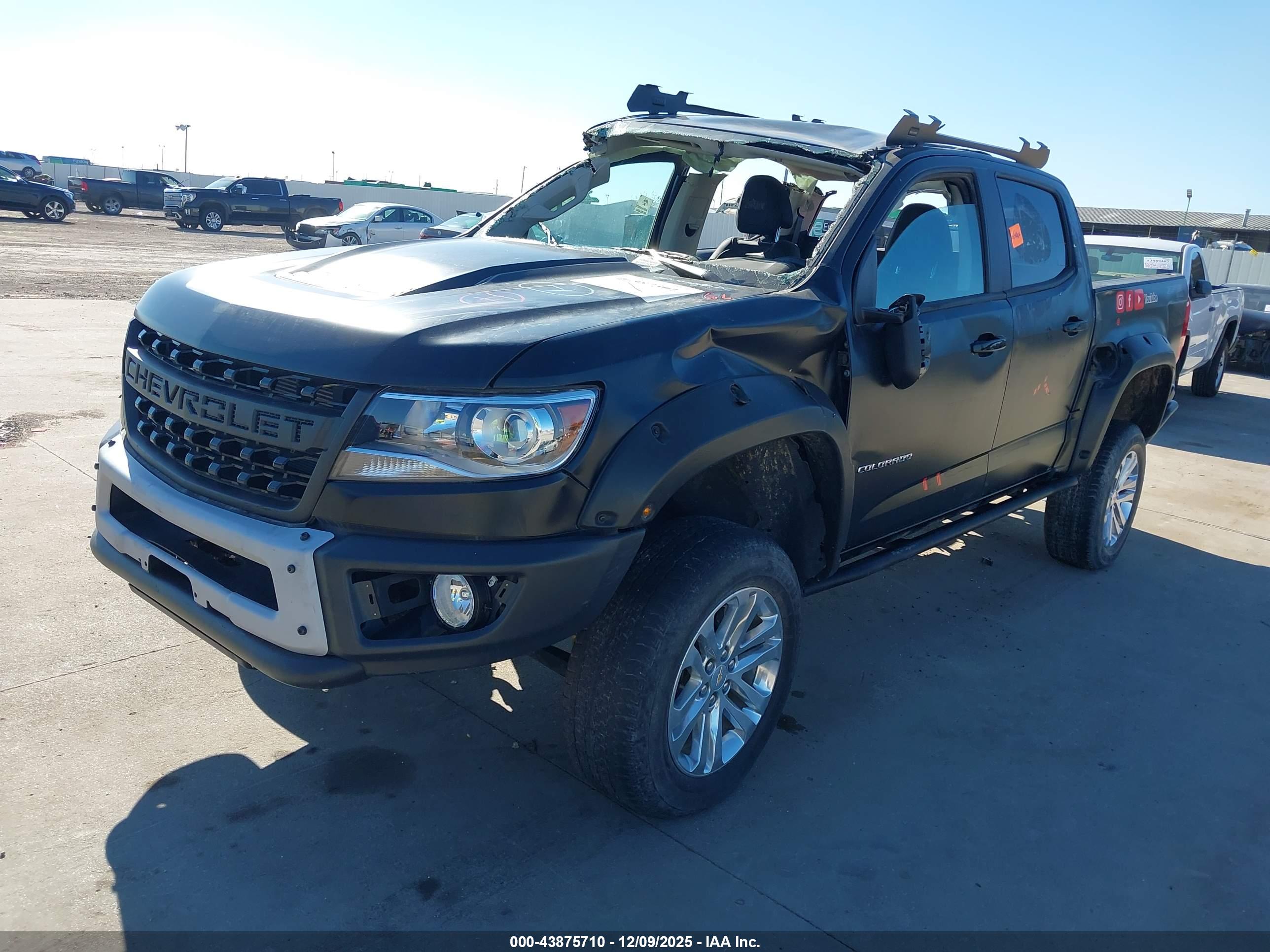 CHEVROLET COLORADO image 2