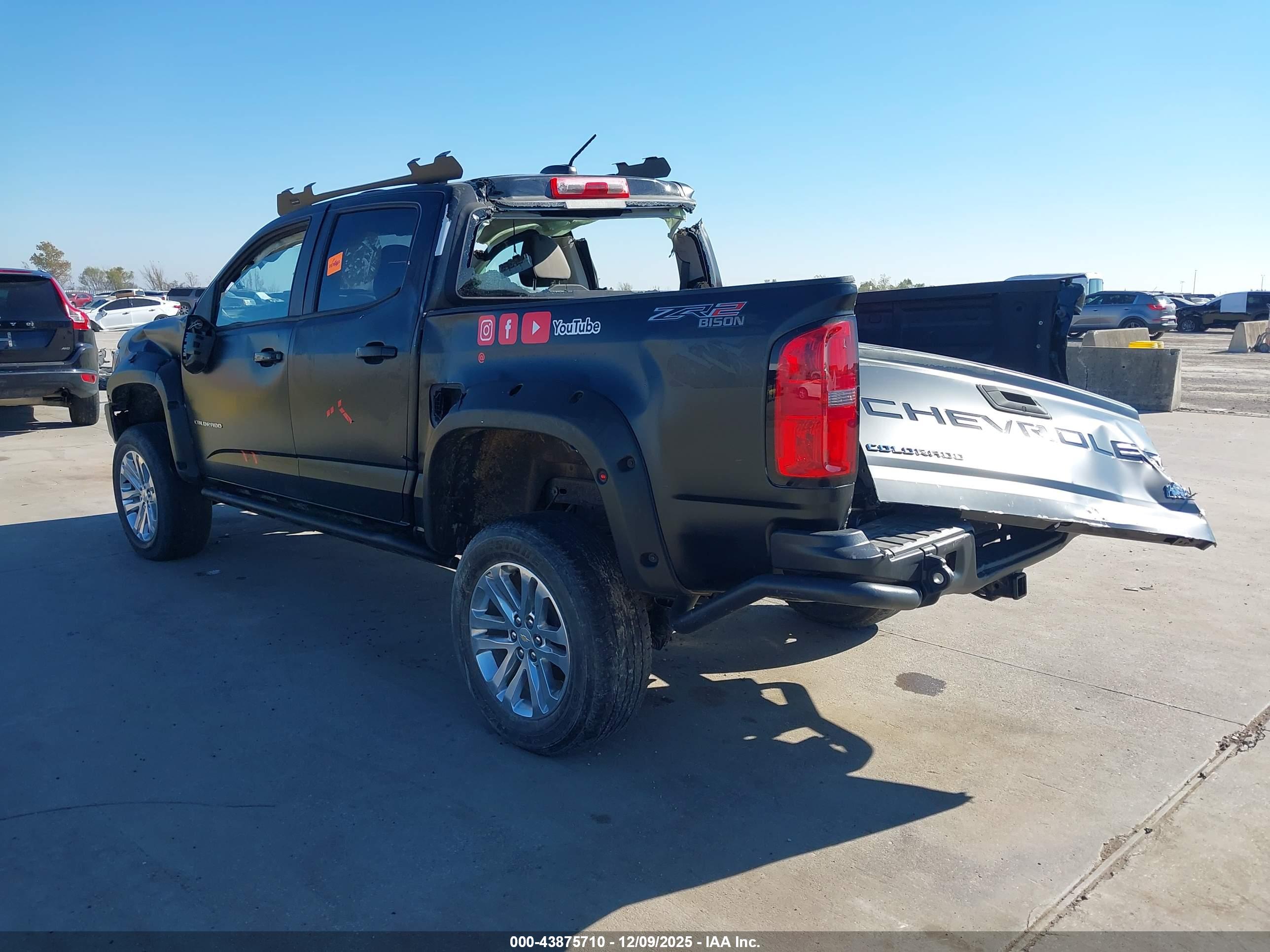 CHEVROLET COLORADO image 3