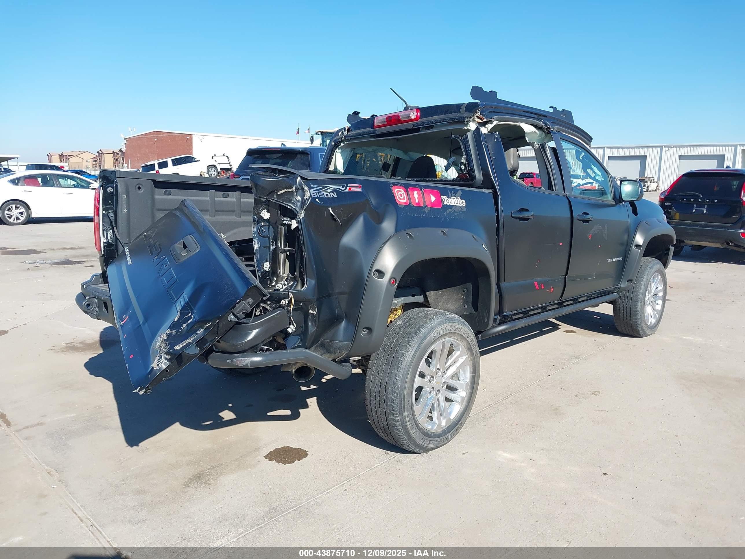 CHEVROLET COLORADO image 4