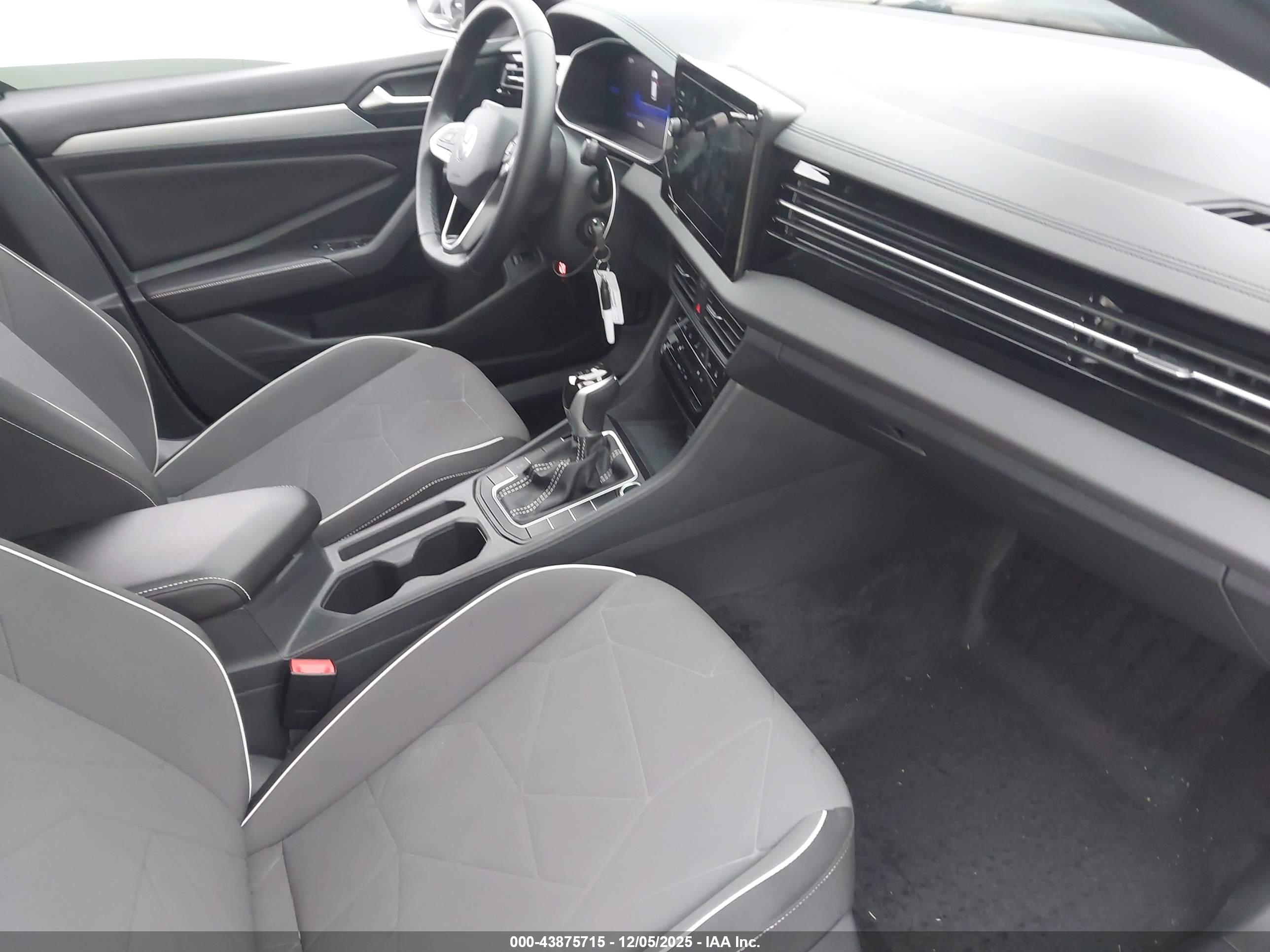 VOLKSWAGEN JETTA image 5