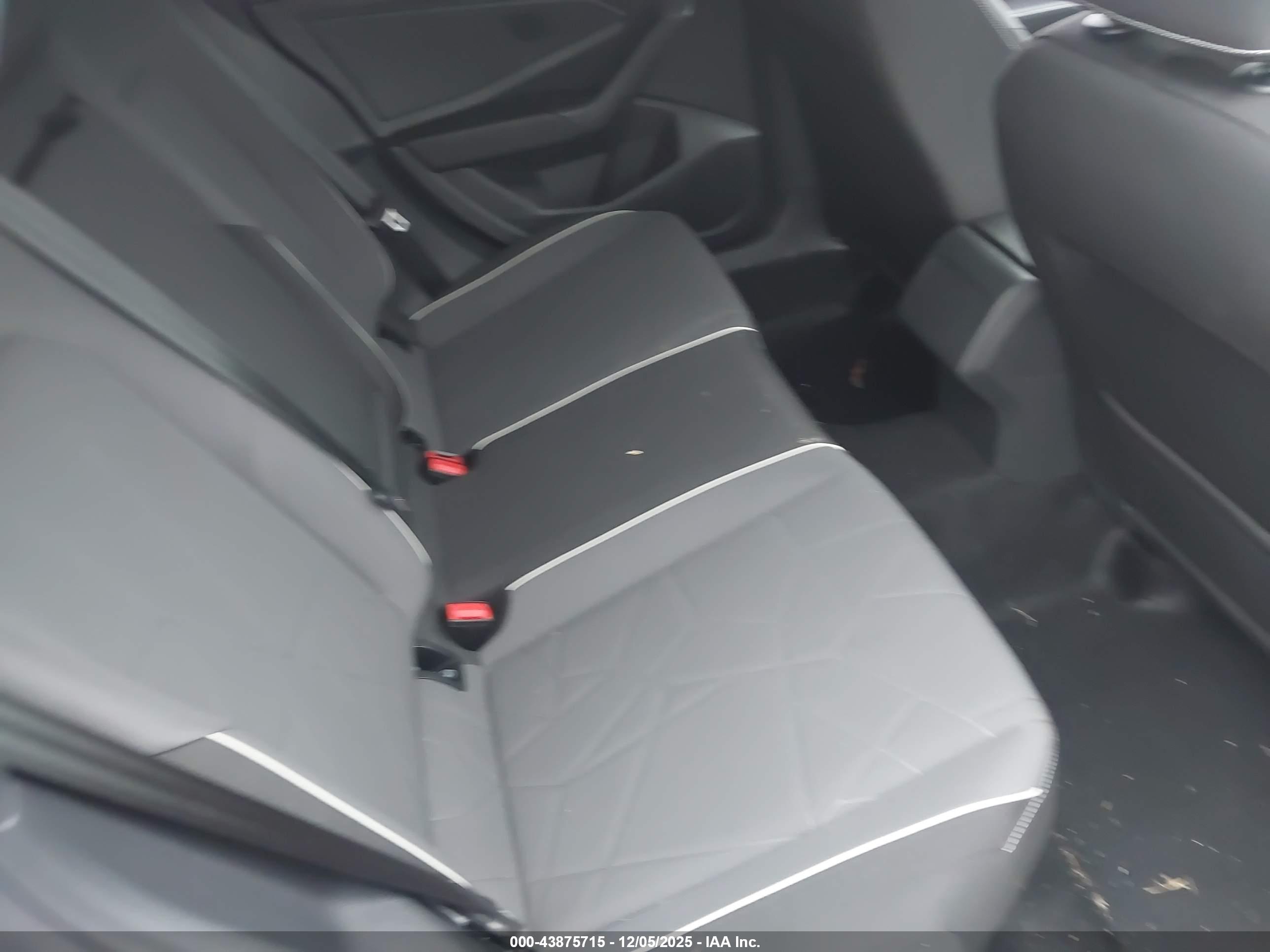 VOLKSWAGEN JETTA image 8