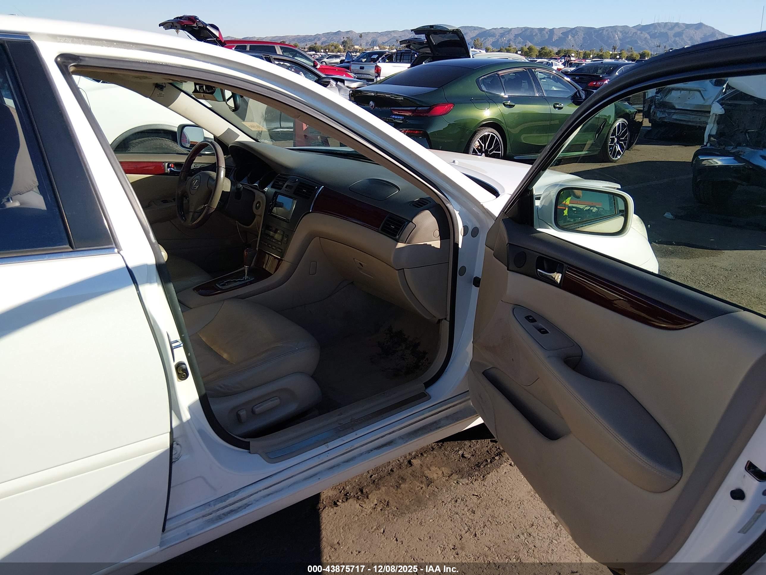 LEXUS ES image 5