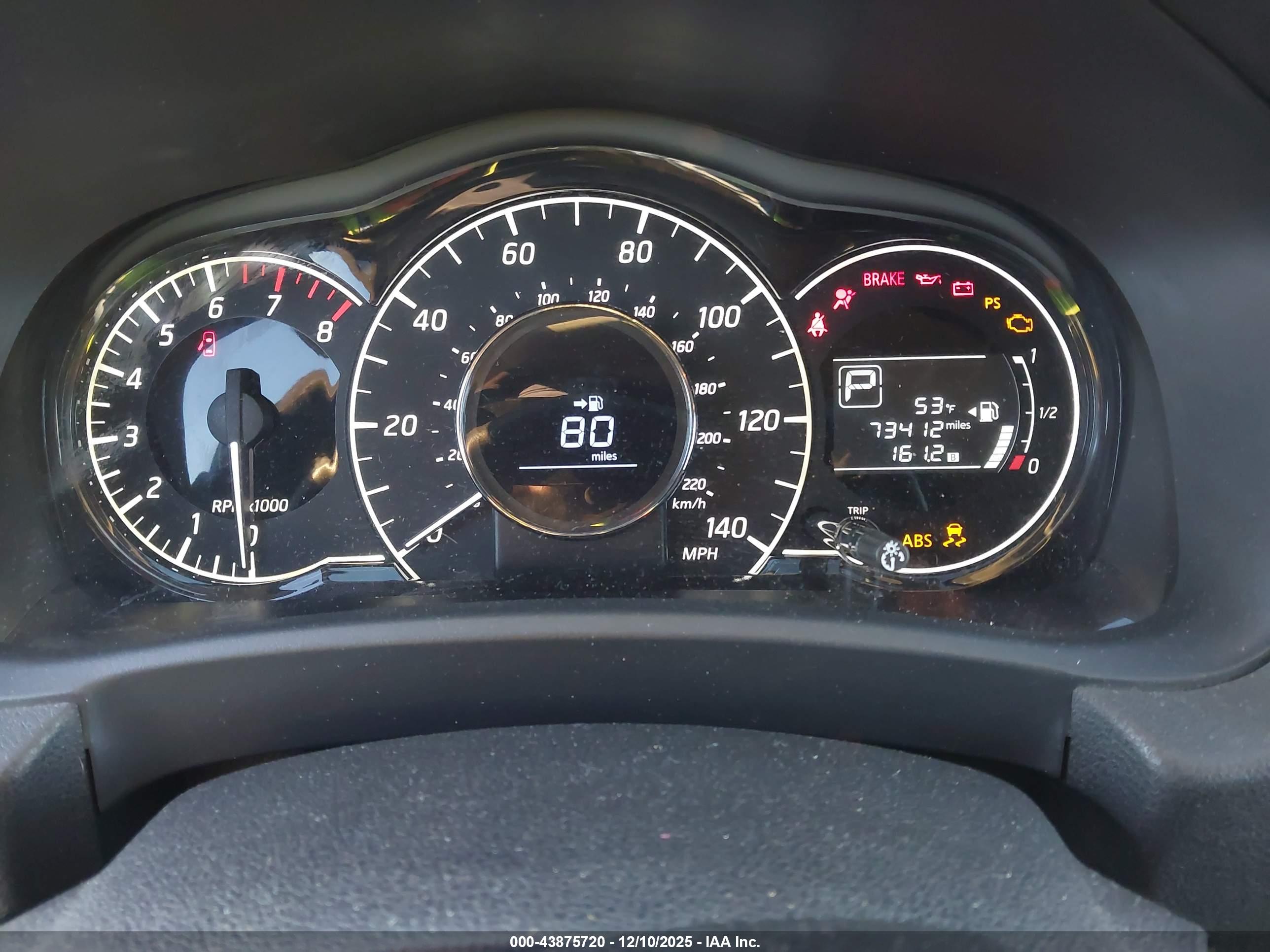 NISSAN VERSA image 7