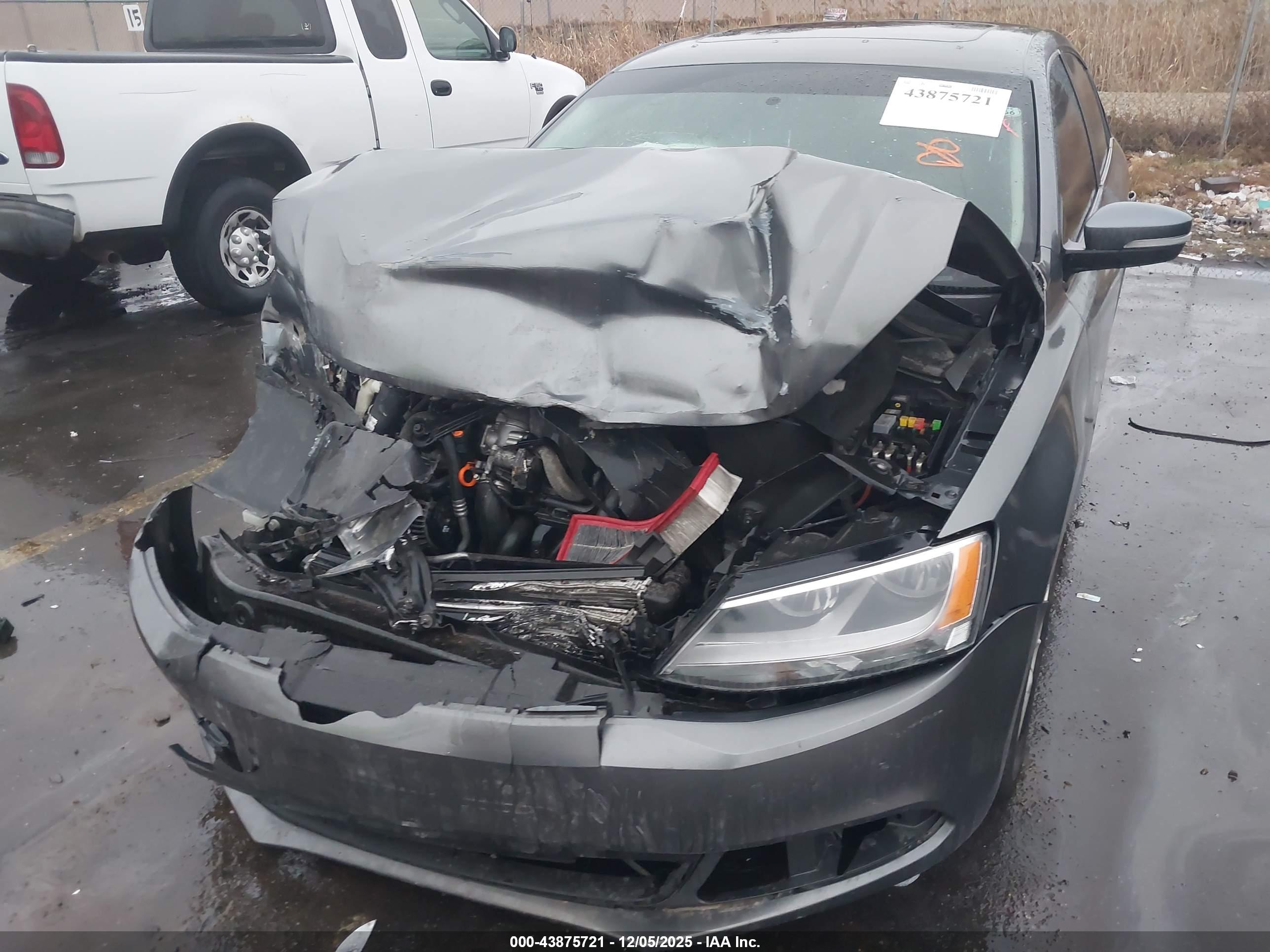 VOLKSWAGEN JETTA image 6