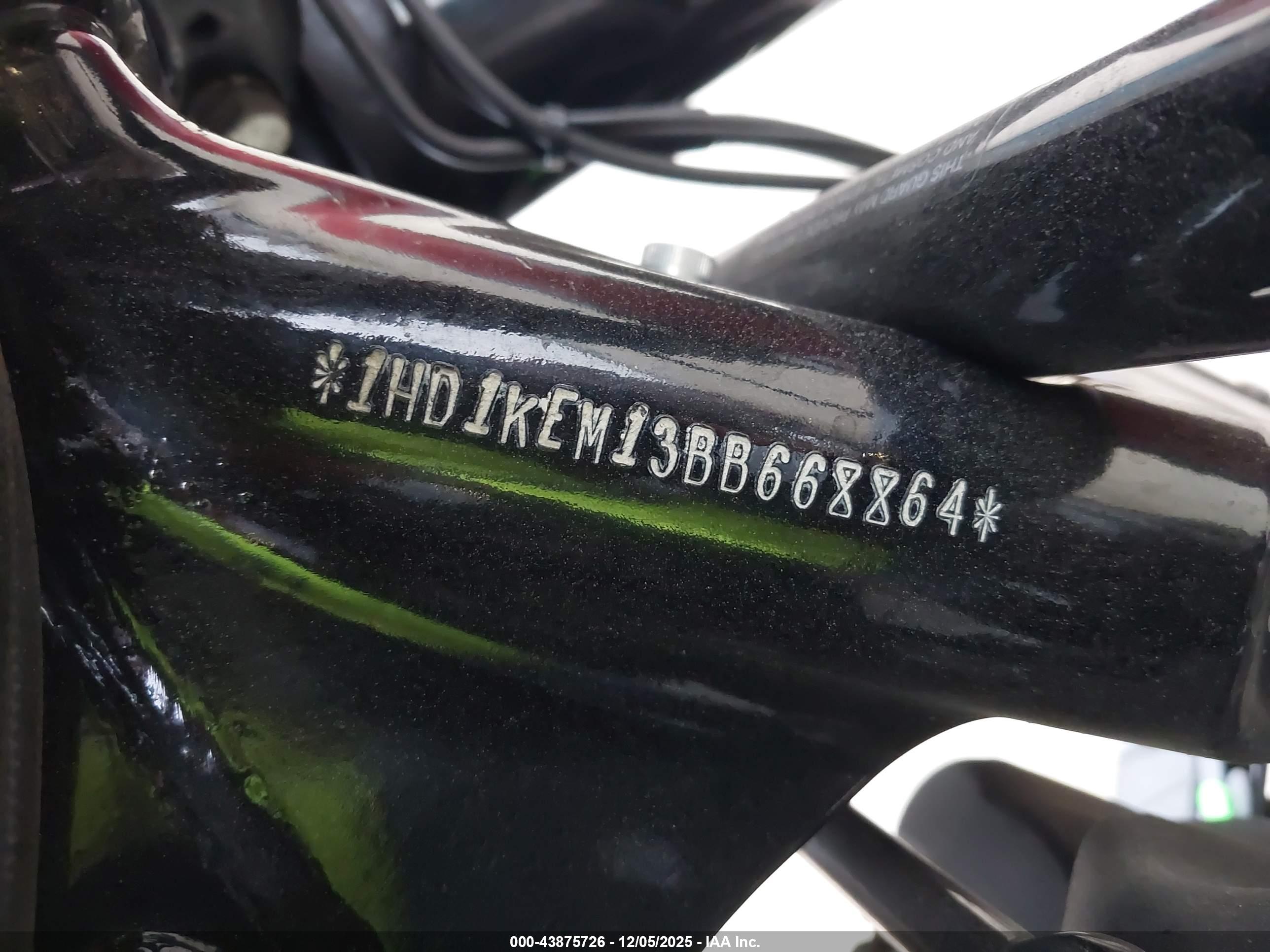 HARLEY-DAVIDSON FLHTK image 10