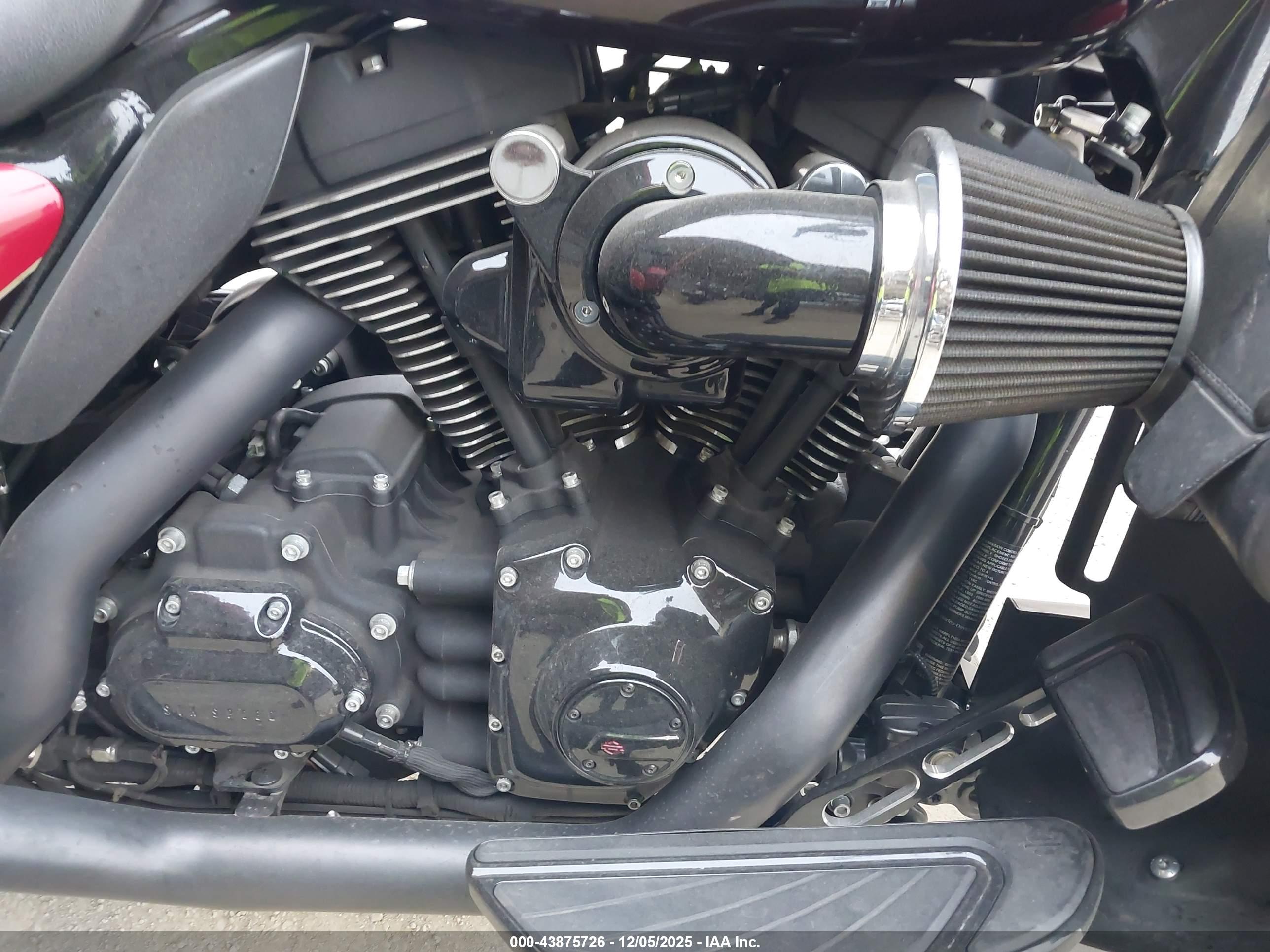 HARLEY-DAVIDSON FLHTK image 8