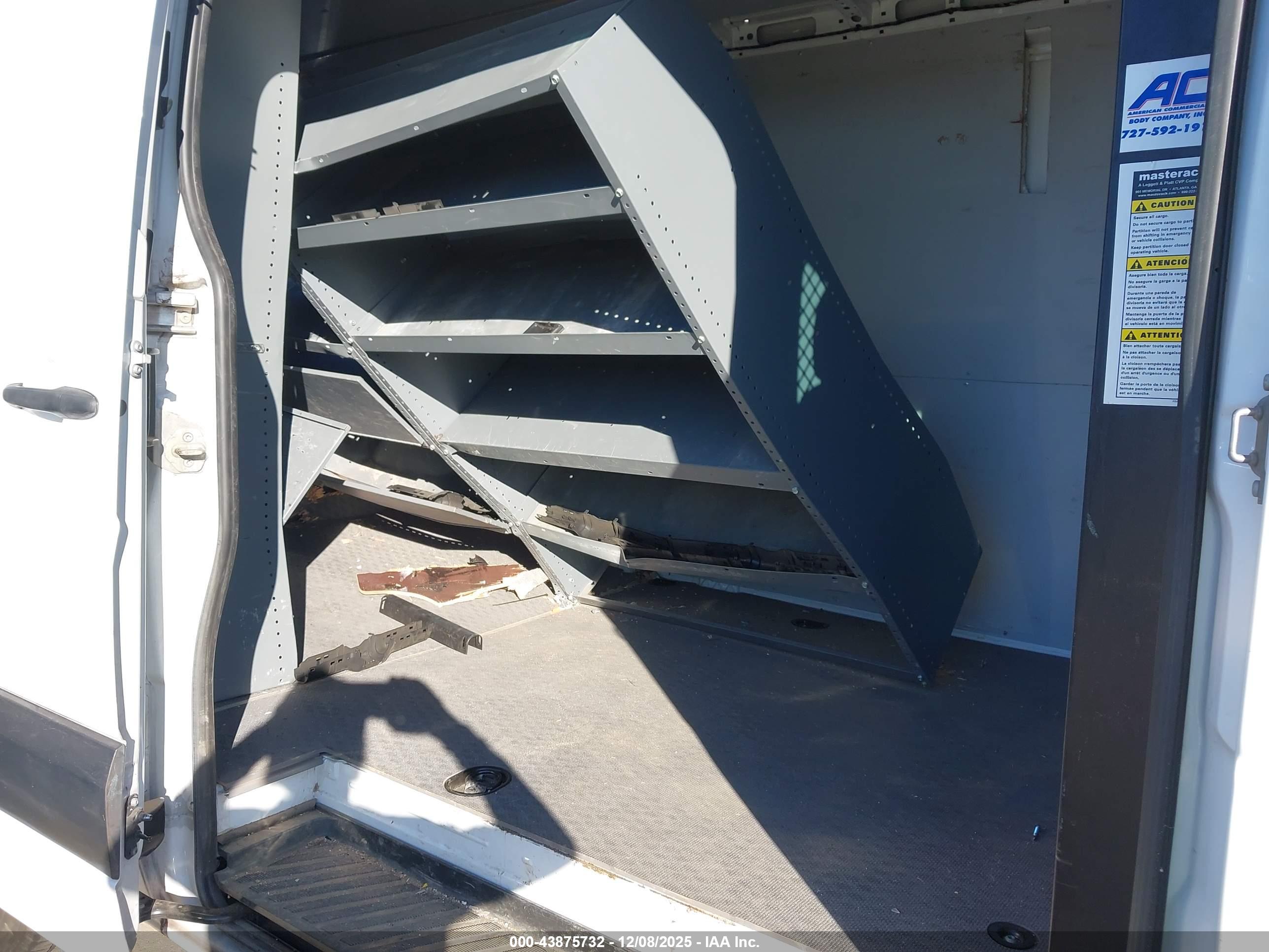 MERCEDES-BENZ SPRINTER image 8