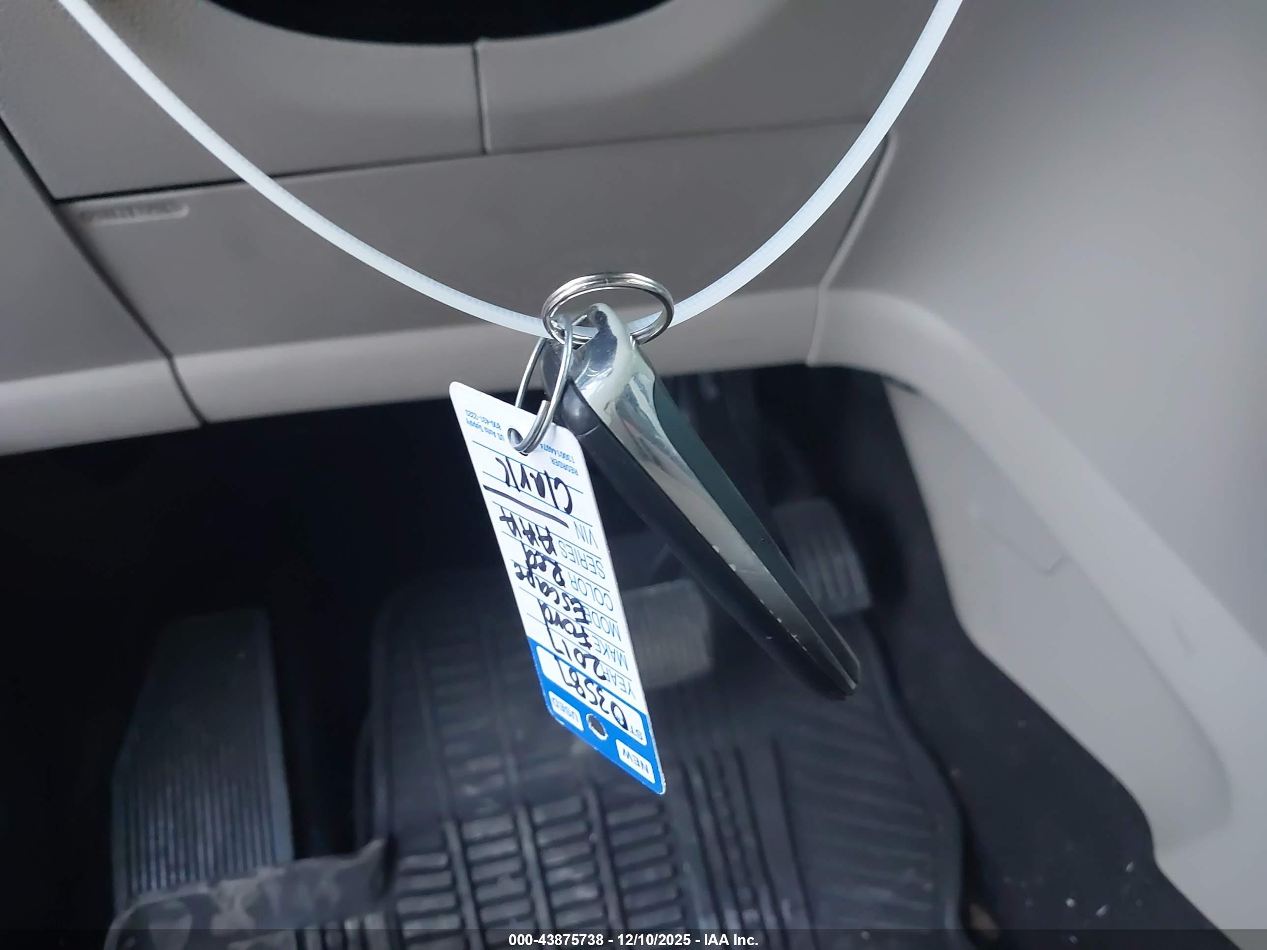 FORD ESCAPE image 11