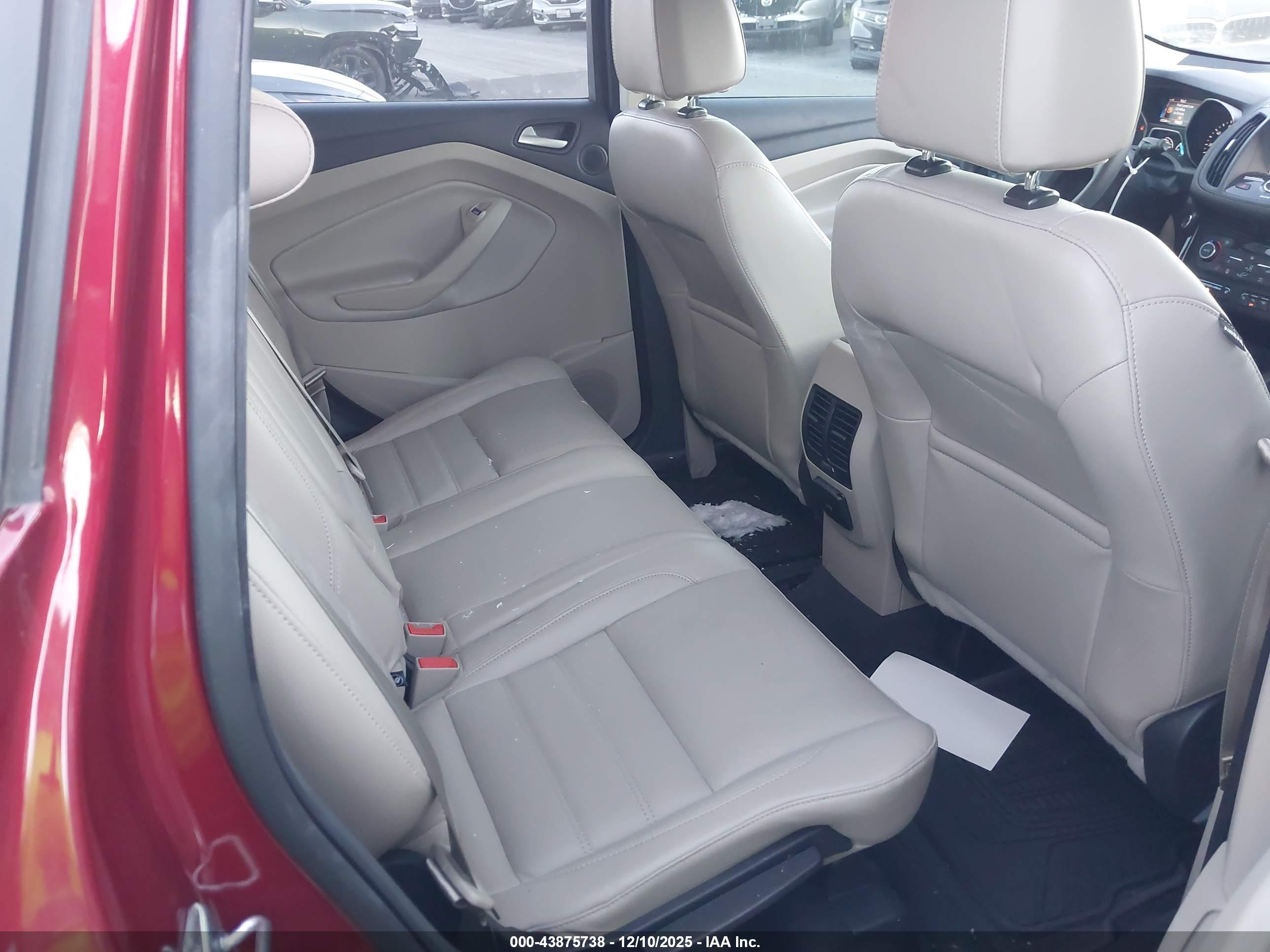 FORD ESCAPE image 8