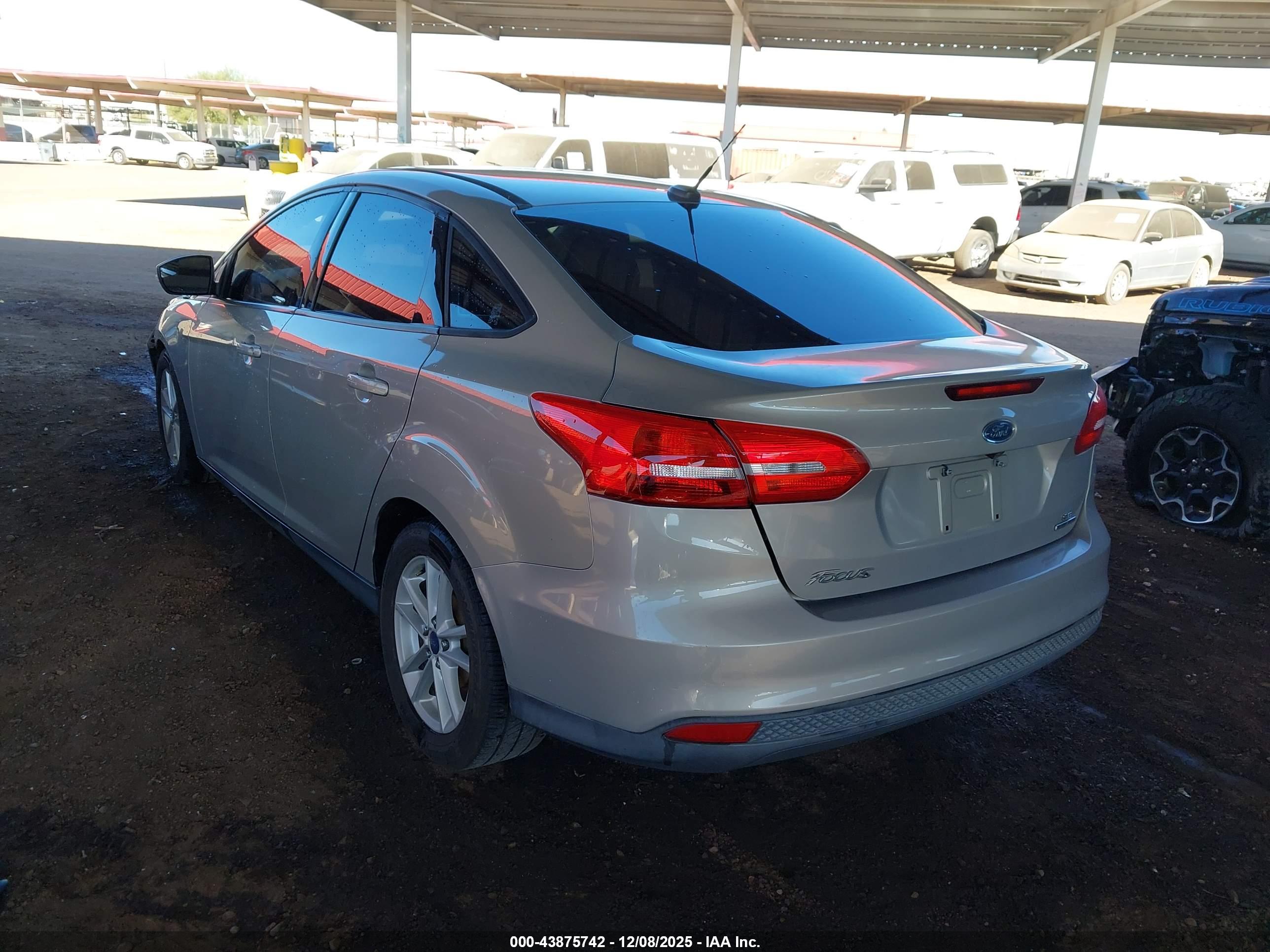 FORD FOCUS image 3