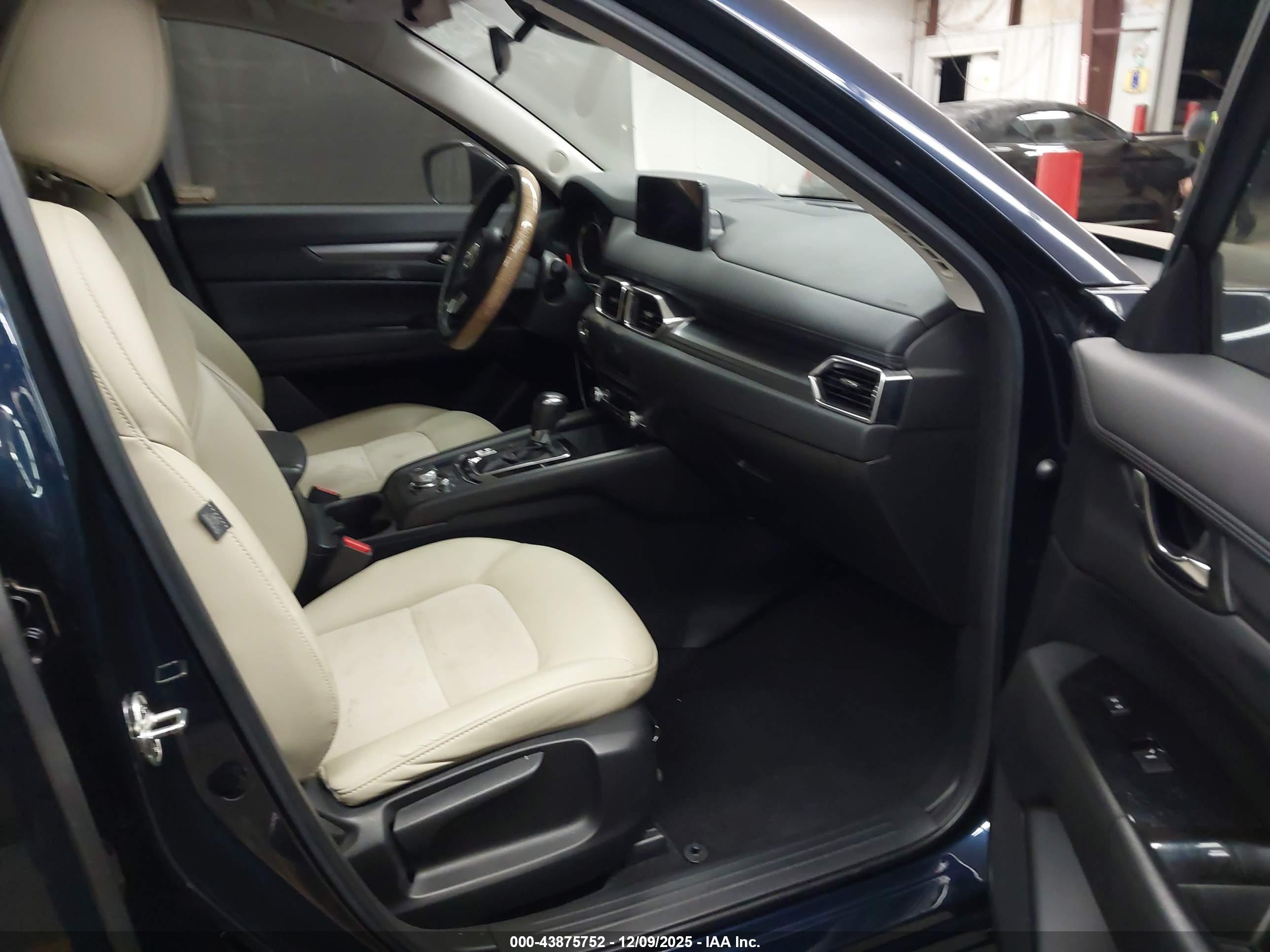 MAZDA CX-5 image 5