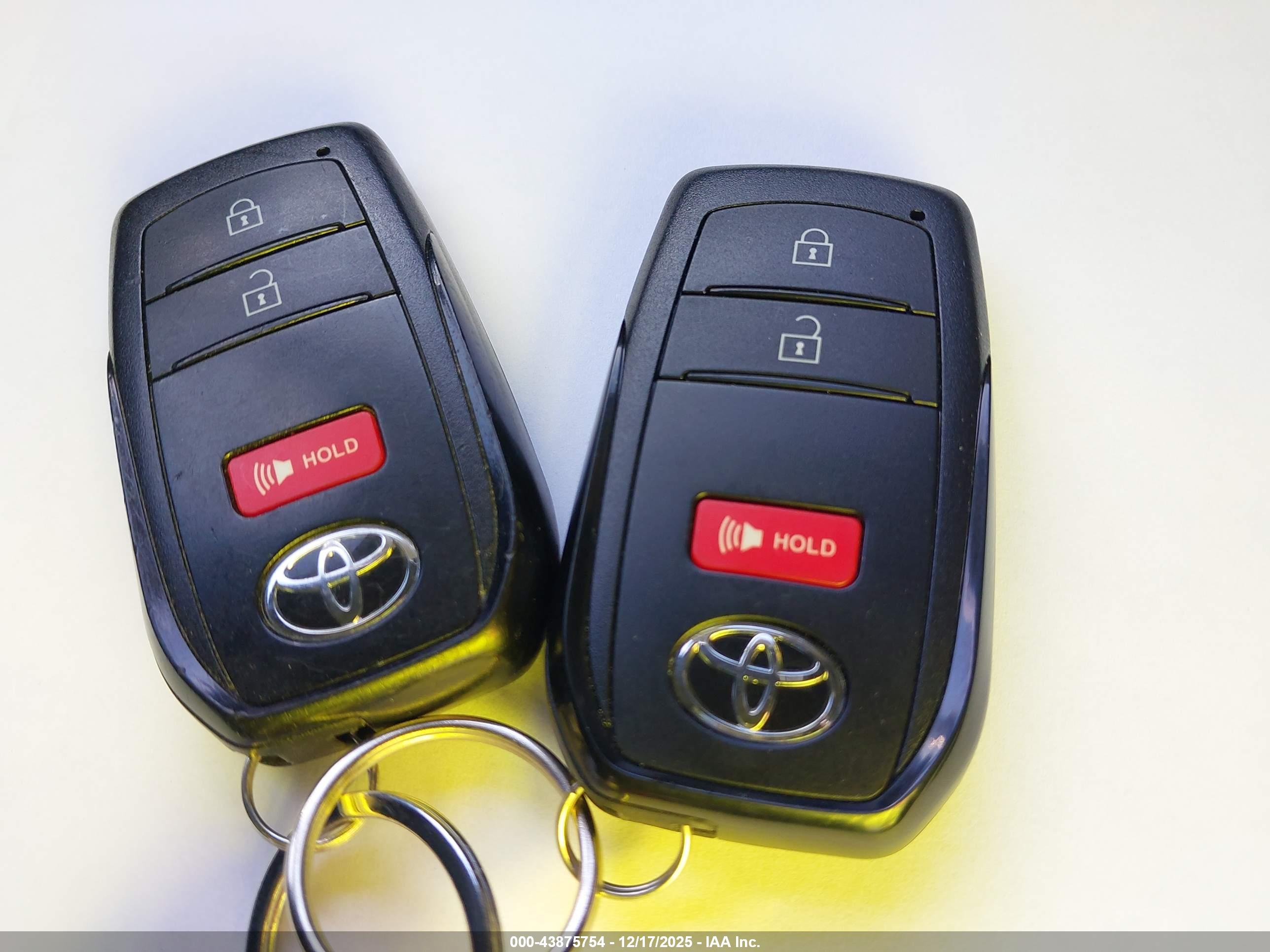 TOYOTA TACOMA image 11