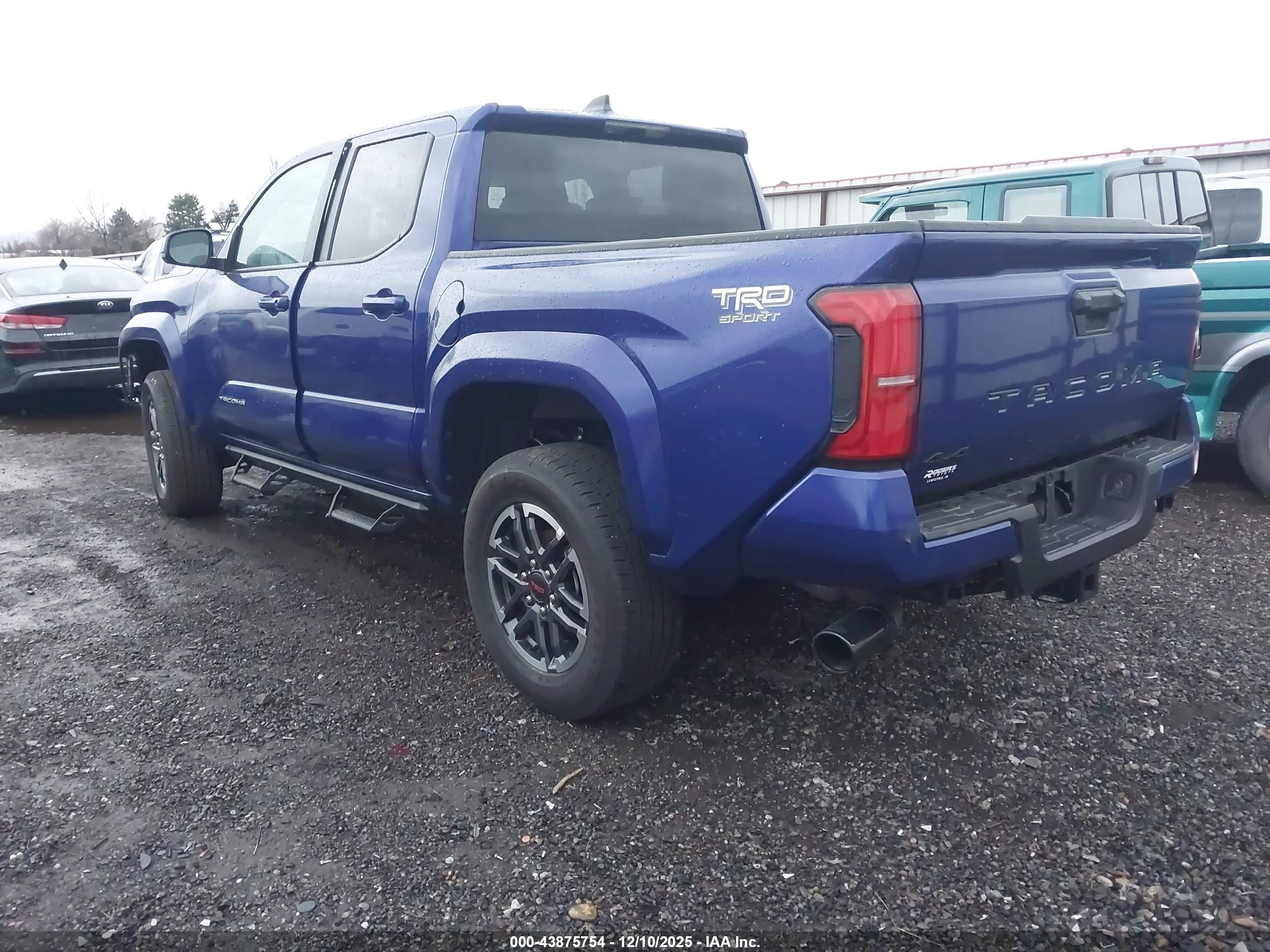 TOYOTA TACOMA image 3