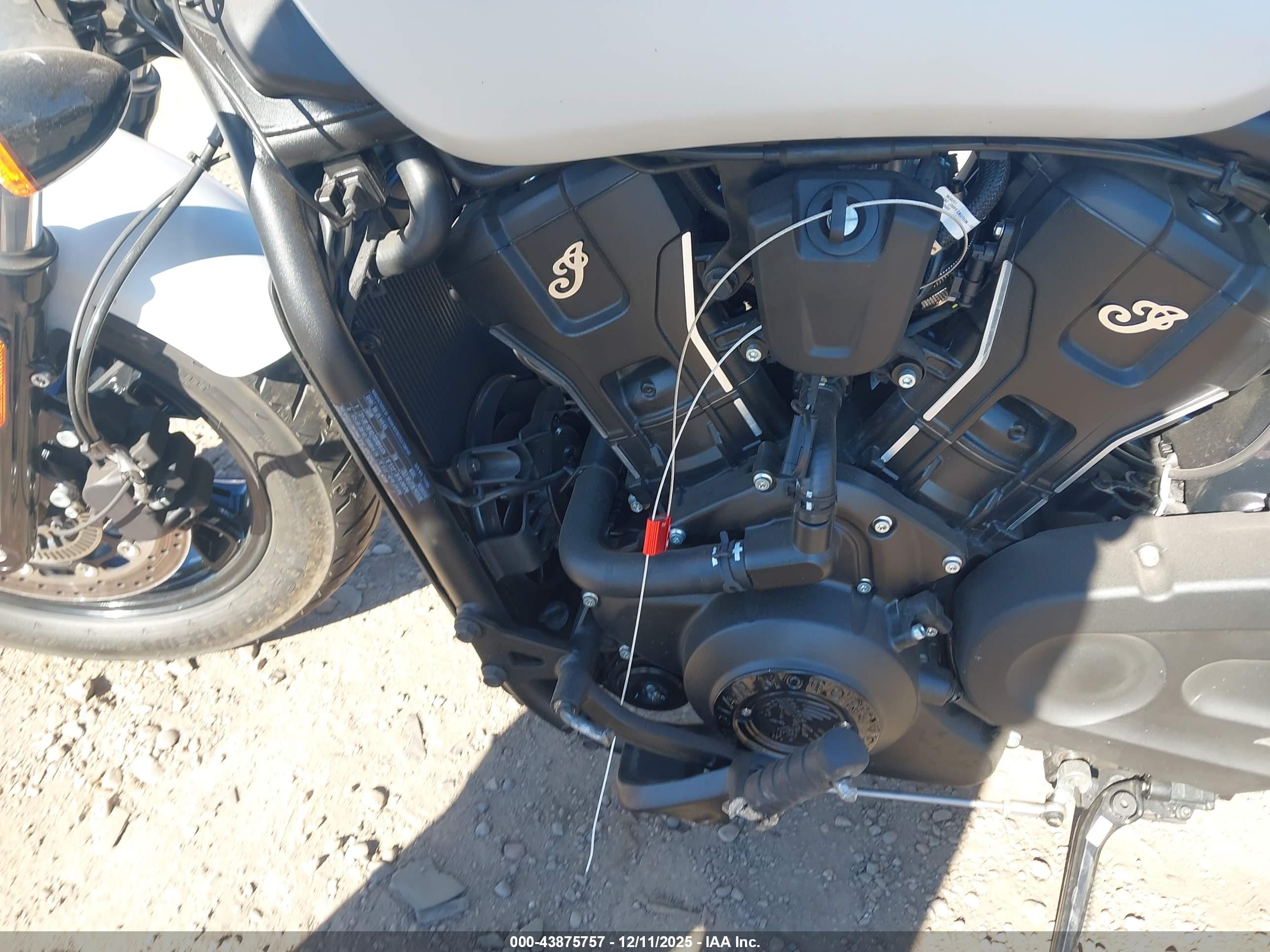 INDIAN MOTORCYCLE image 9