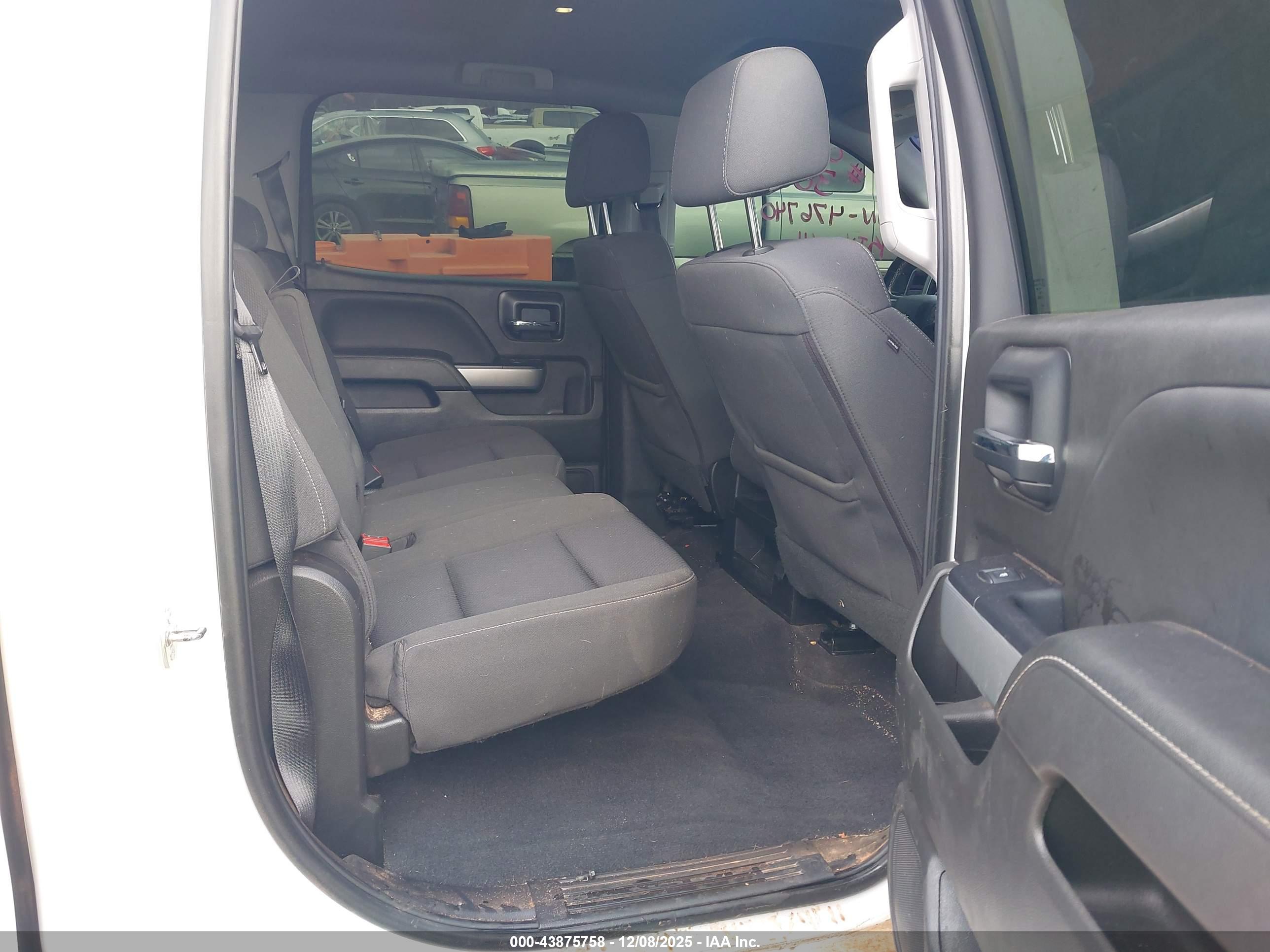 CHEVROLET SILVERADO image 8