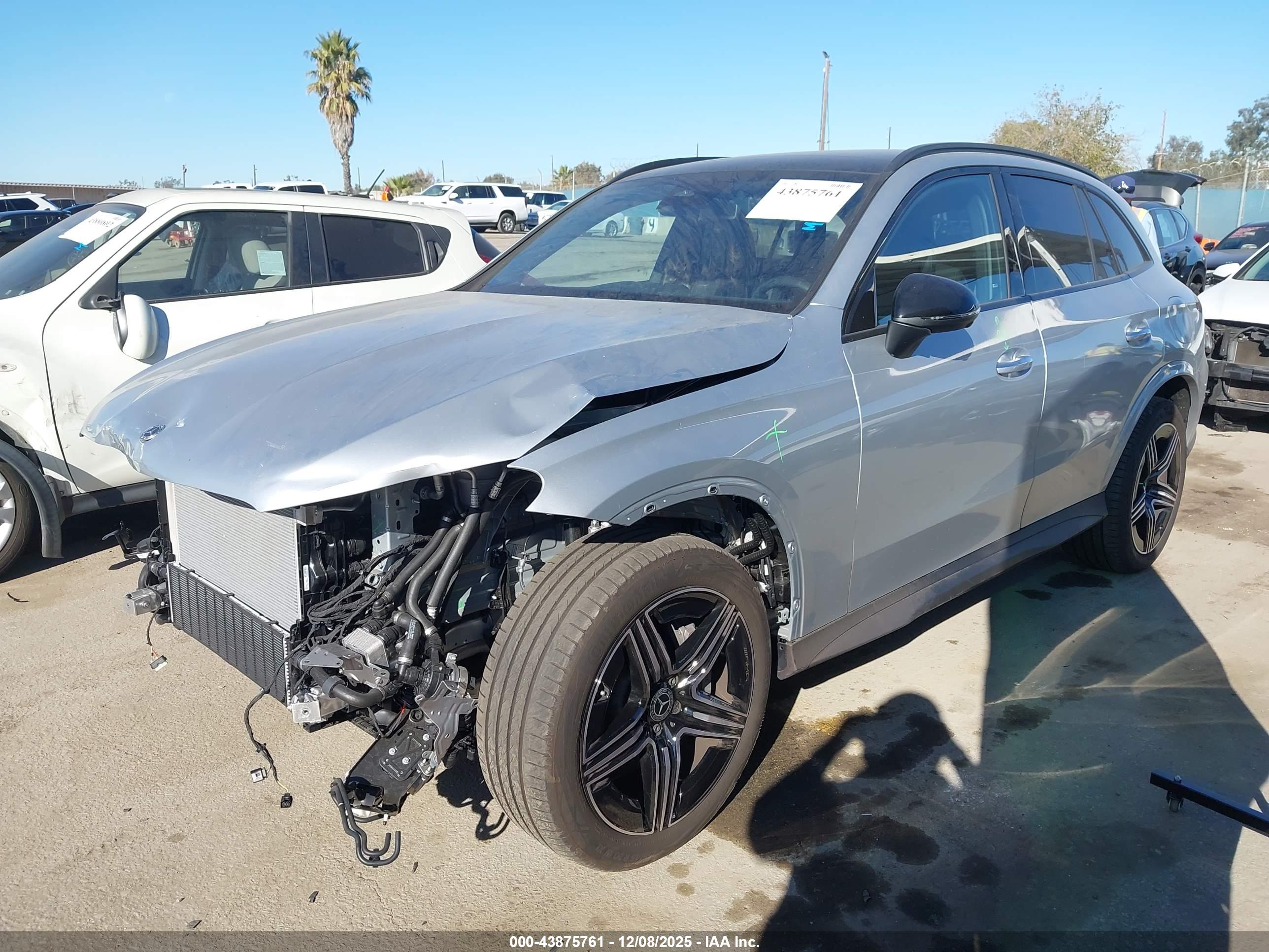 MERCEDES-BENZ GLC image 2