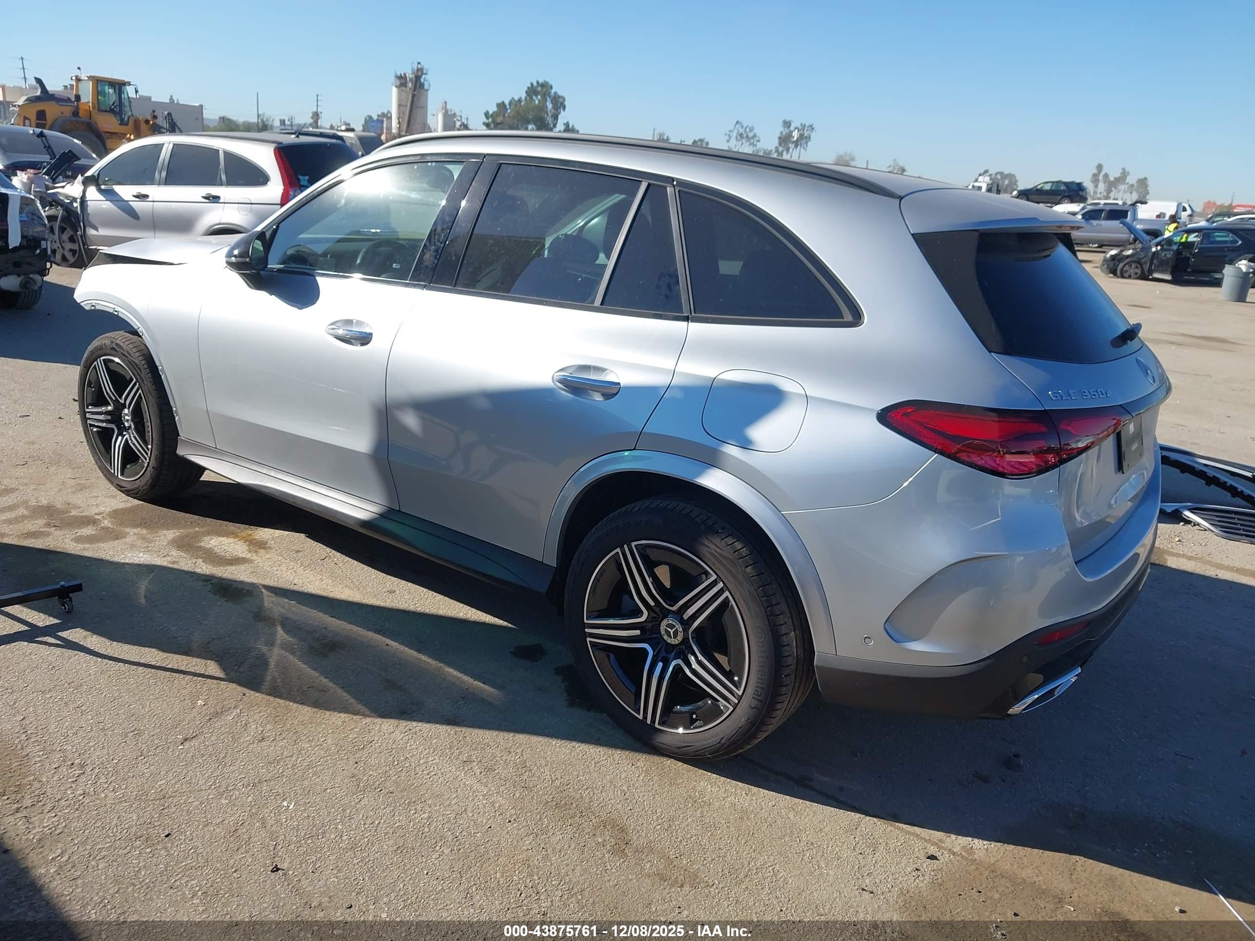 MERCEDES-BENZ GLC image 3
