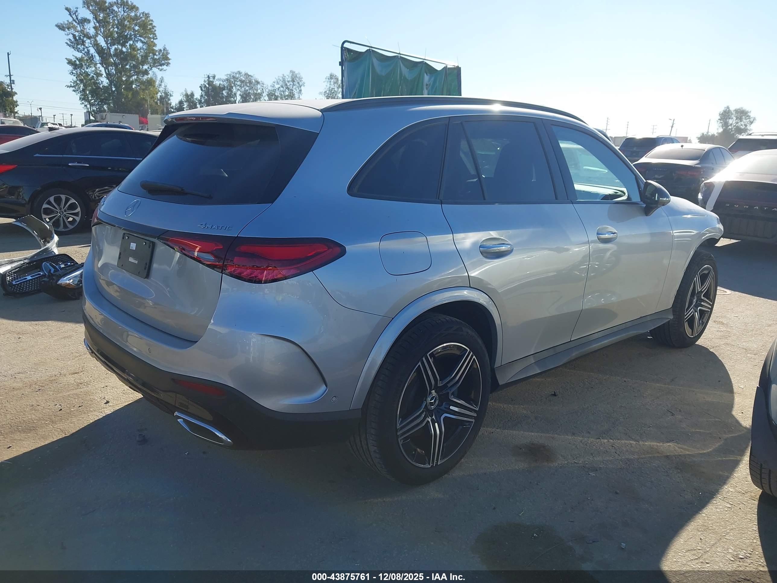 MERCEDES-BENZ GLC image 4