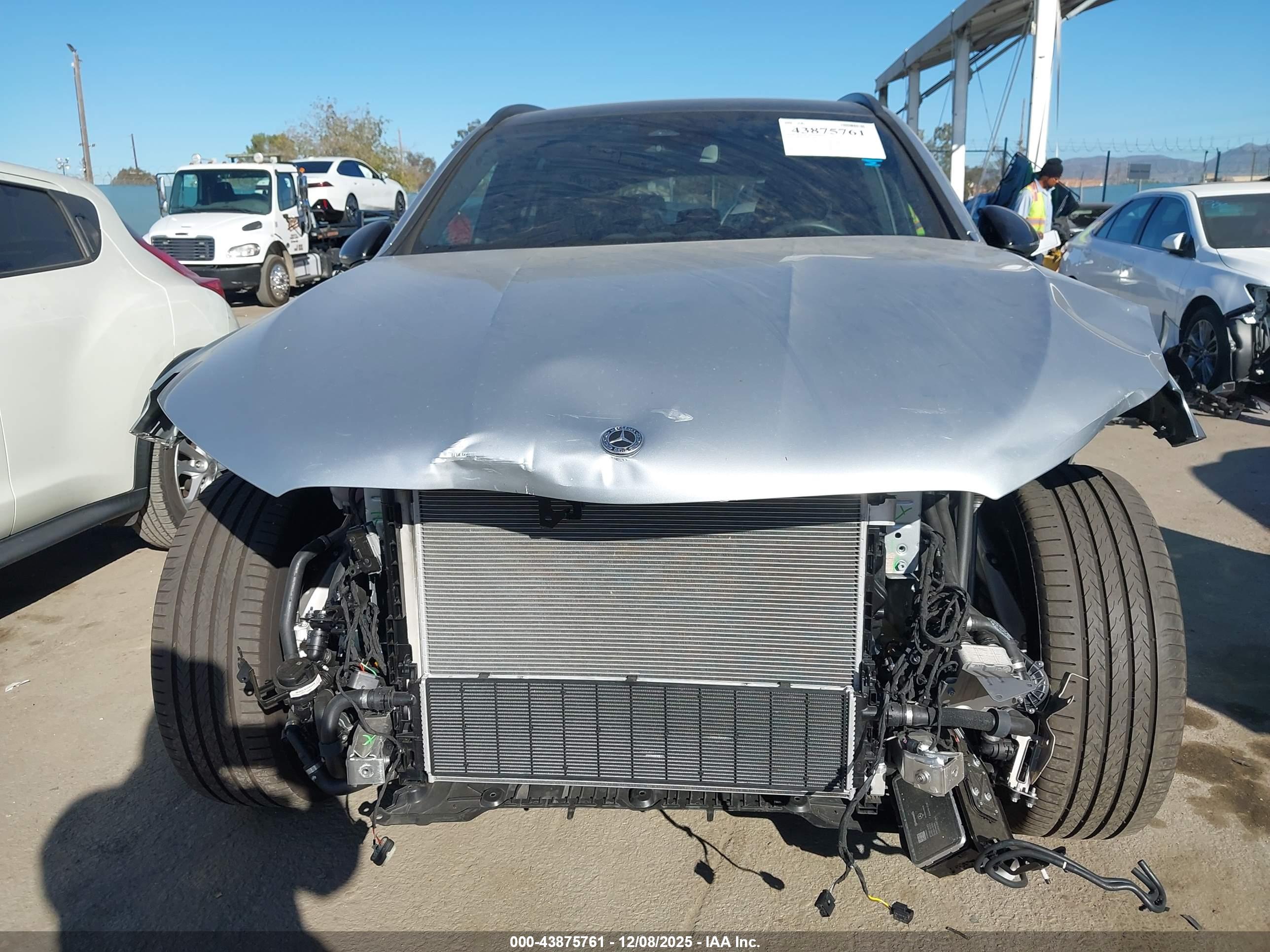 MERCEDES-BENZ GLC image 6