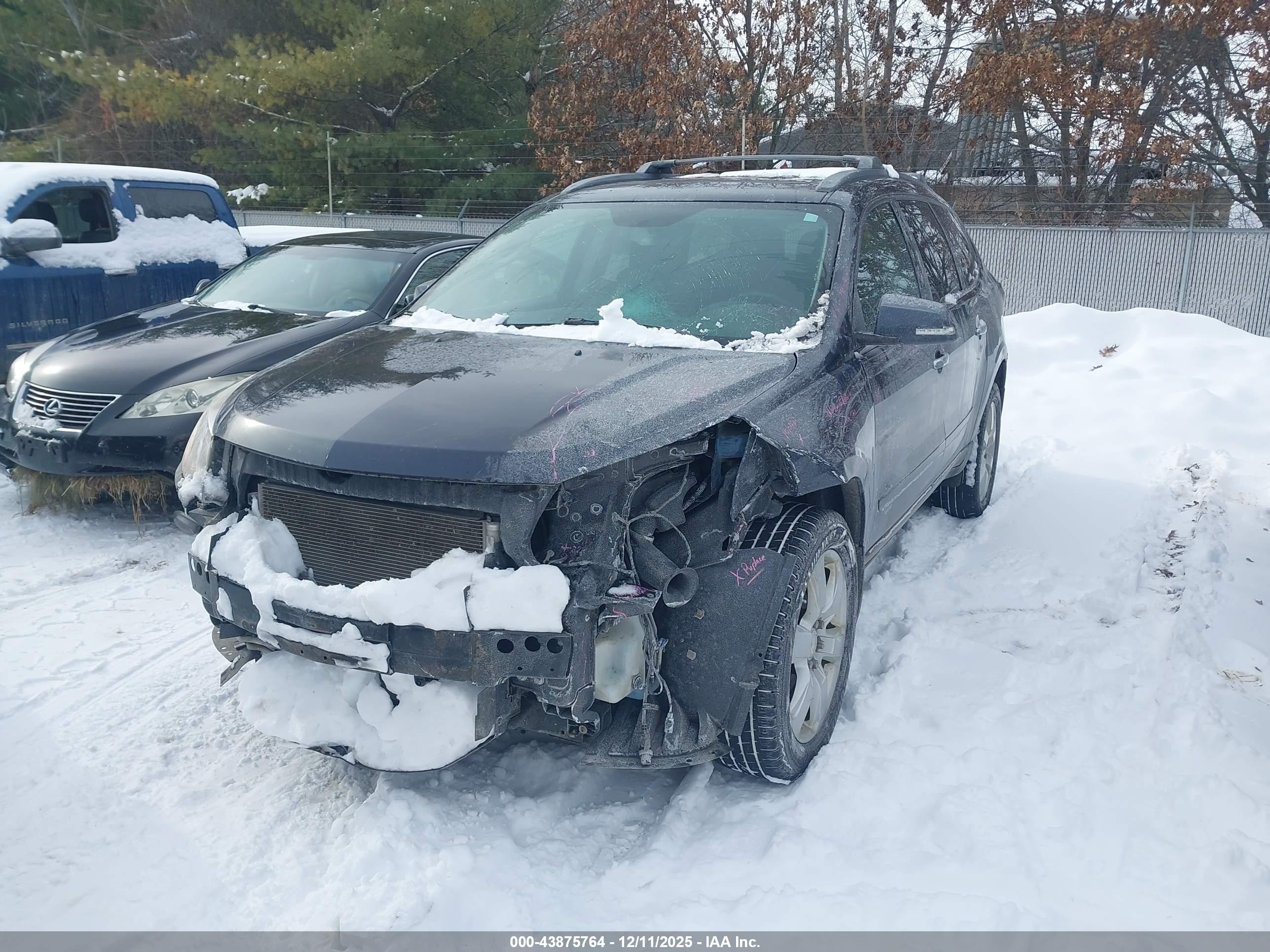 CHEVROLET TRAVERSE image 2