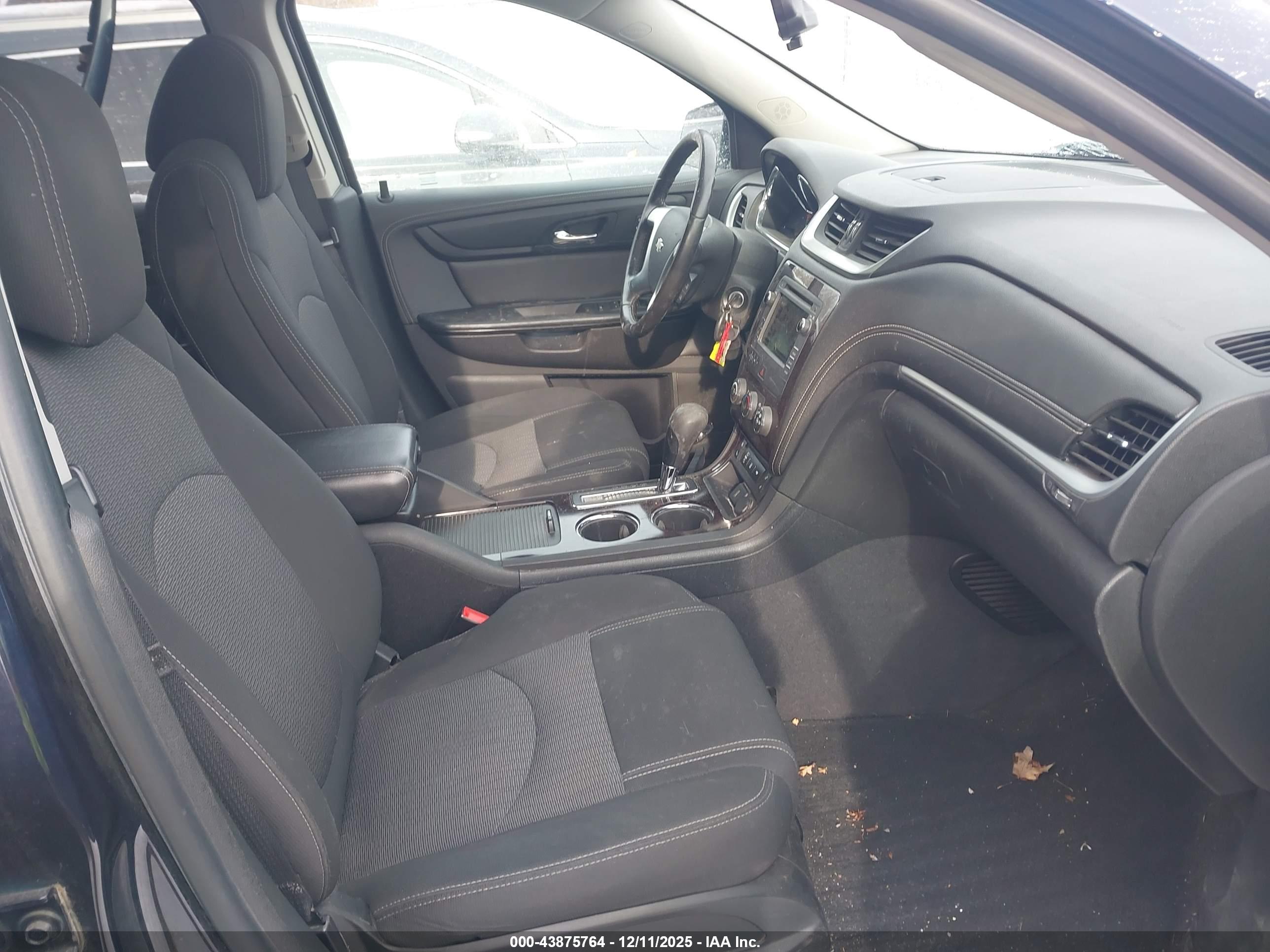 CHEVROLET TRAVERSE image 5