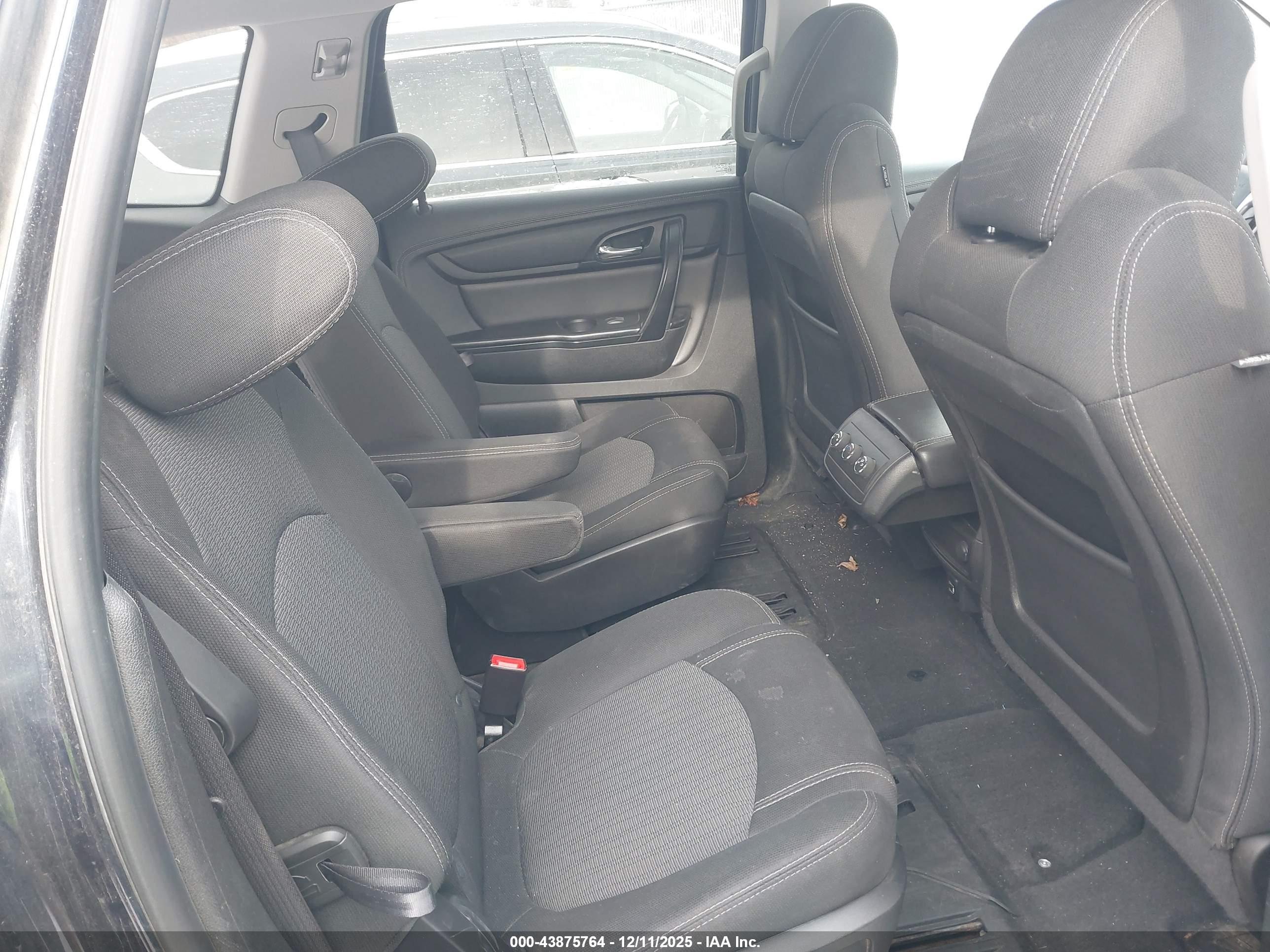CHEVROLET TRAVERSE image 8
