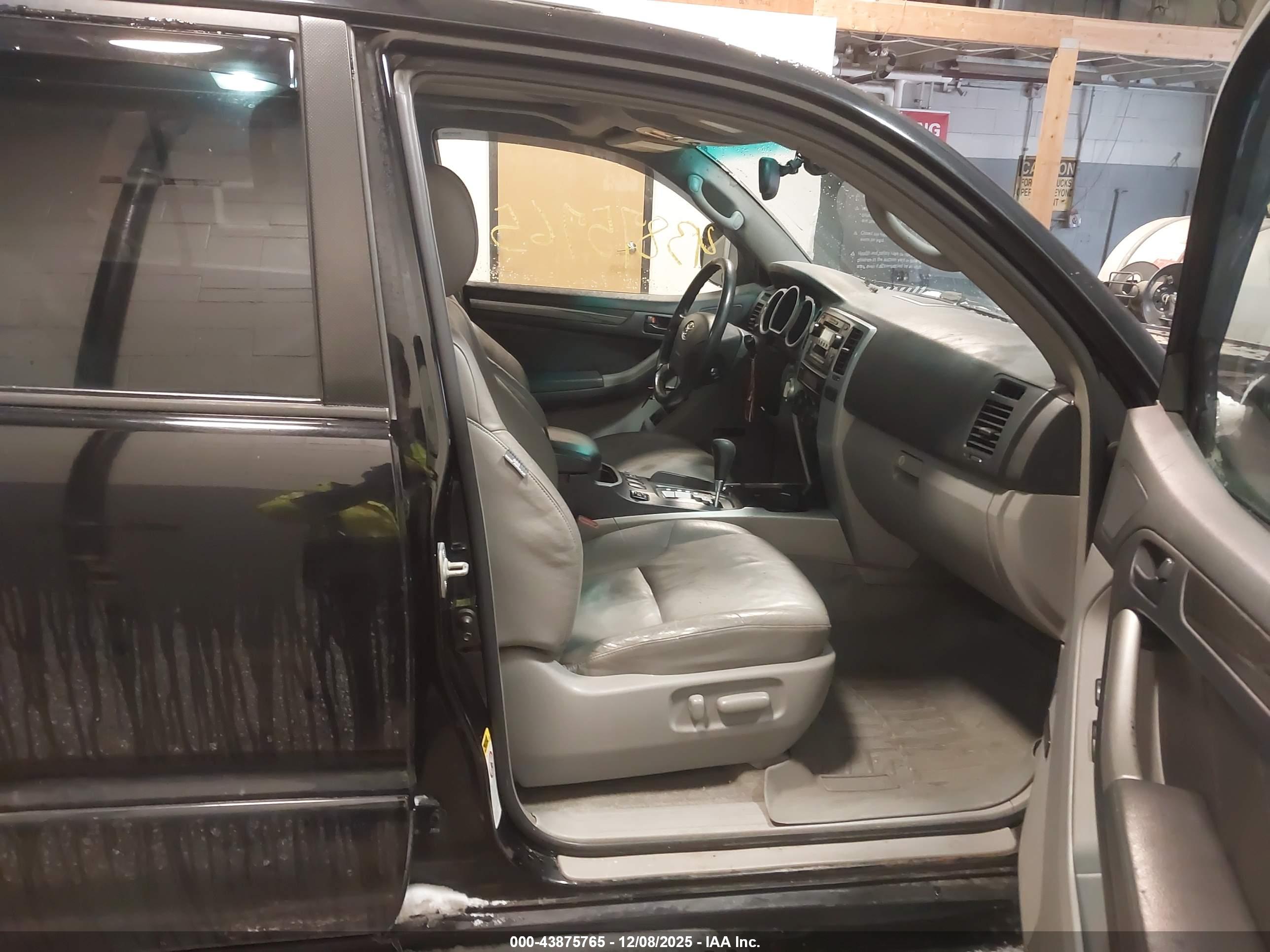 TOYOTA 4RUNNER image 5