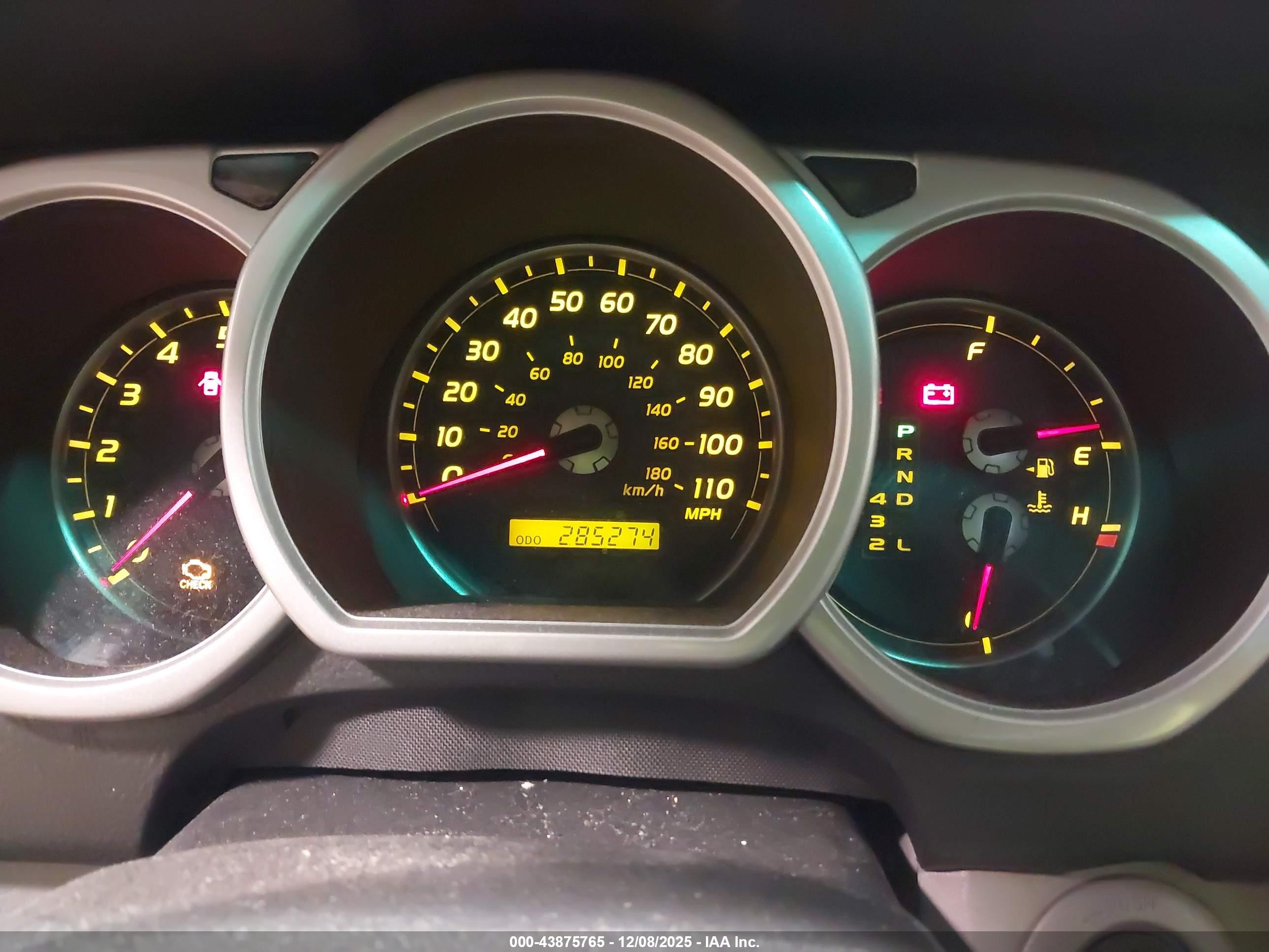 TOYOTA 4RUNNER image 7