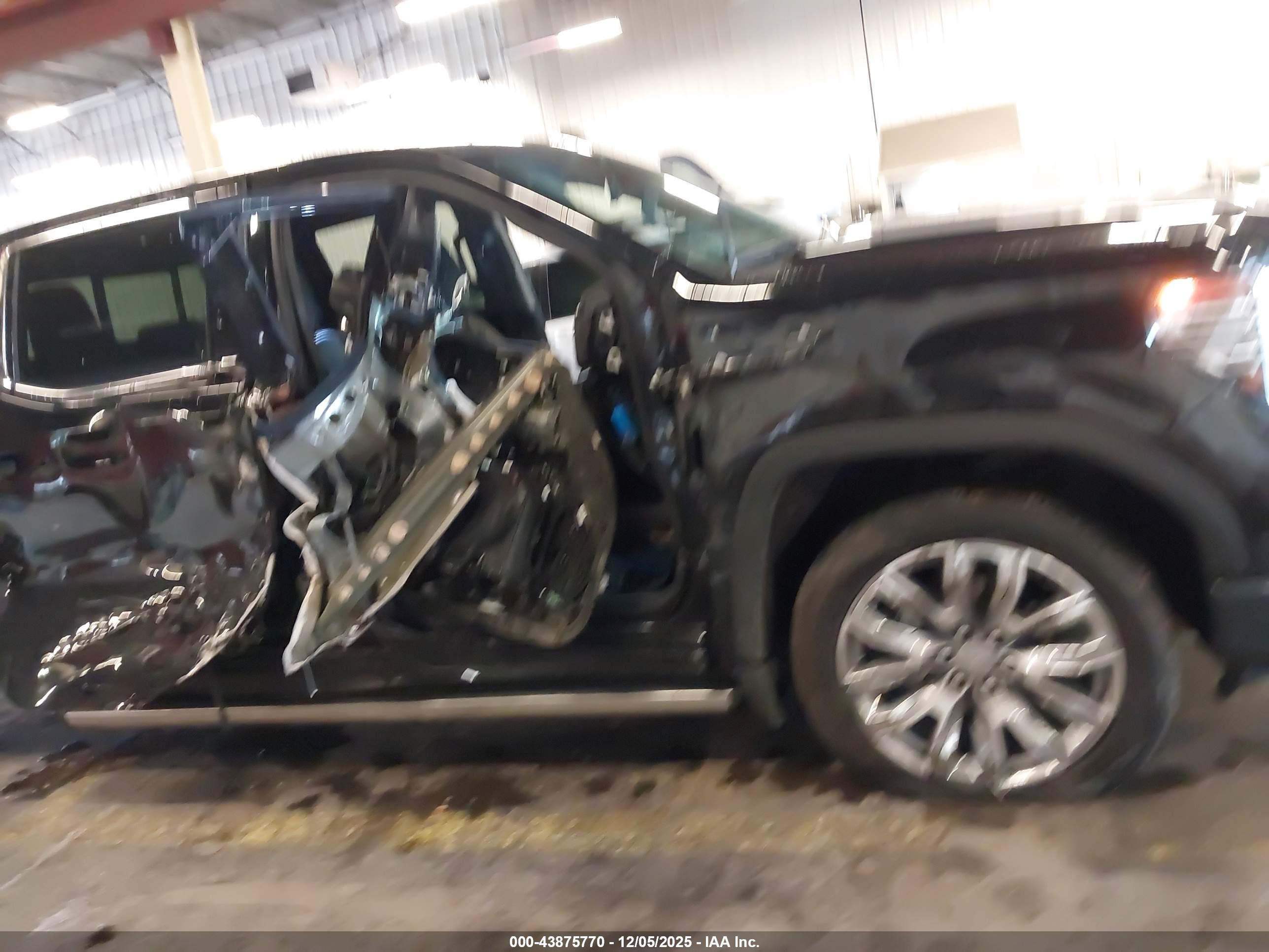 GMC SIERRA image 6