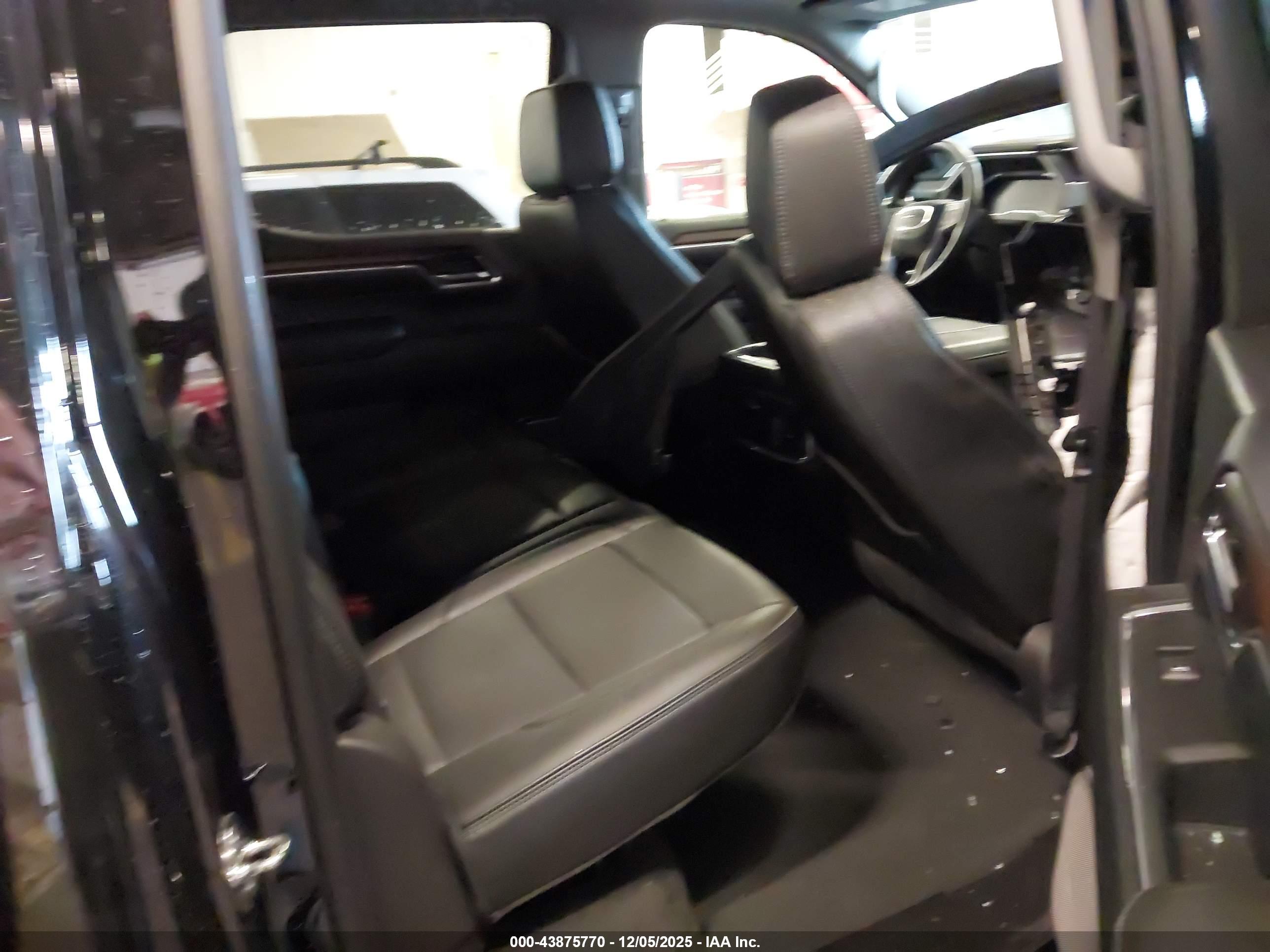 GMC SIERRA image 8