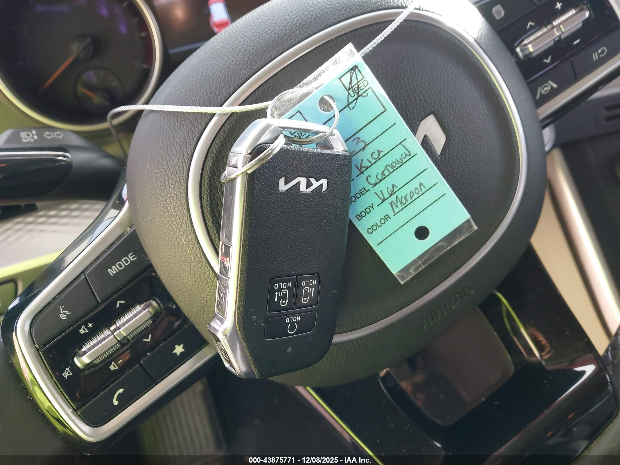 KIA CARNIVAL image 11