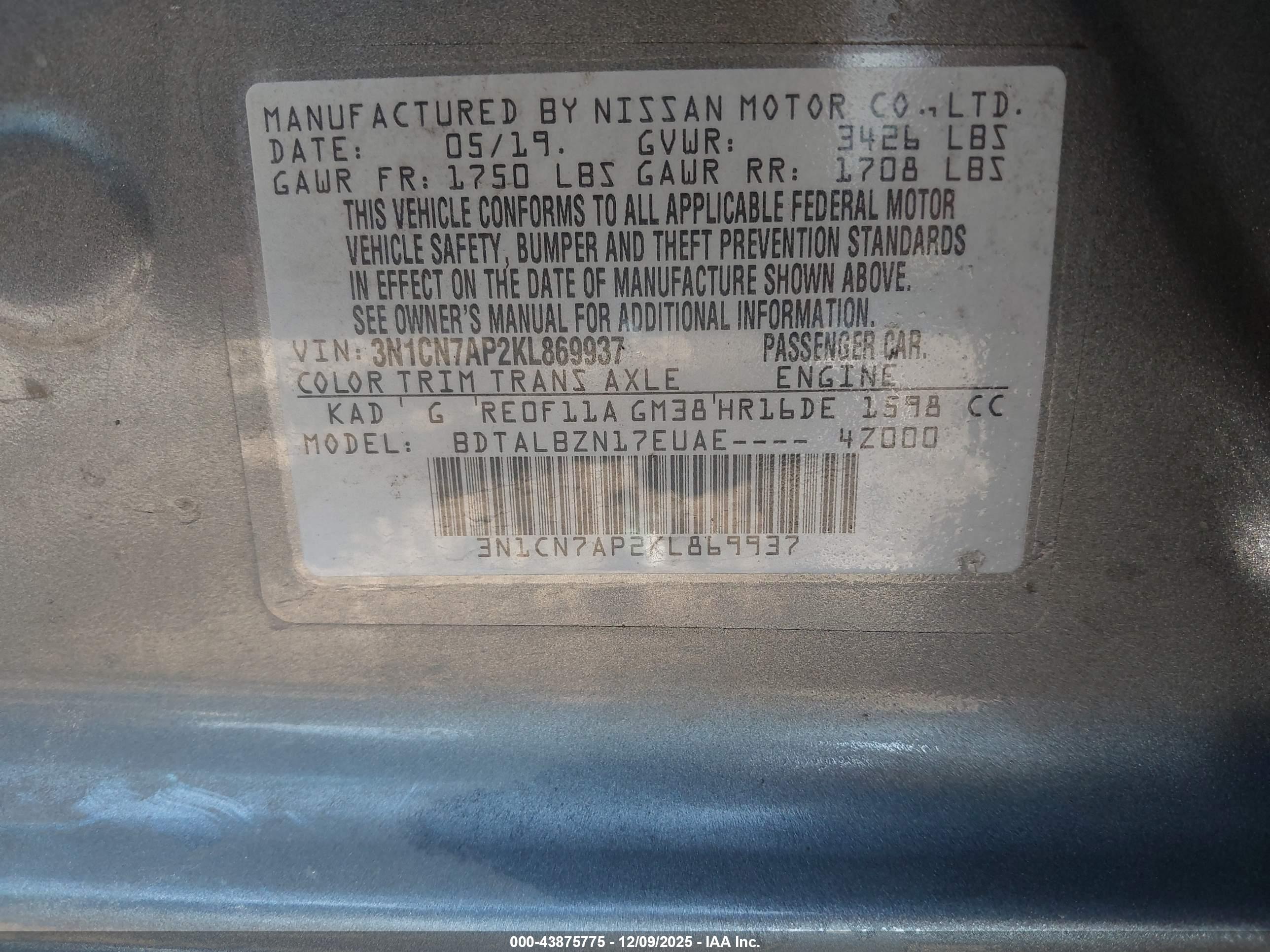 NISSAN VERSA image 9