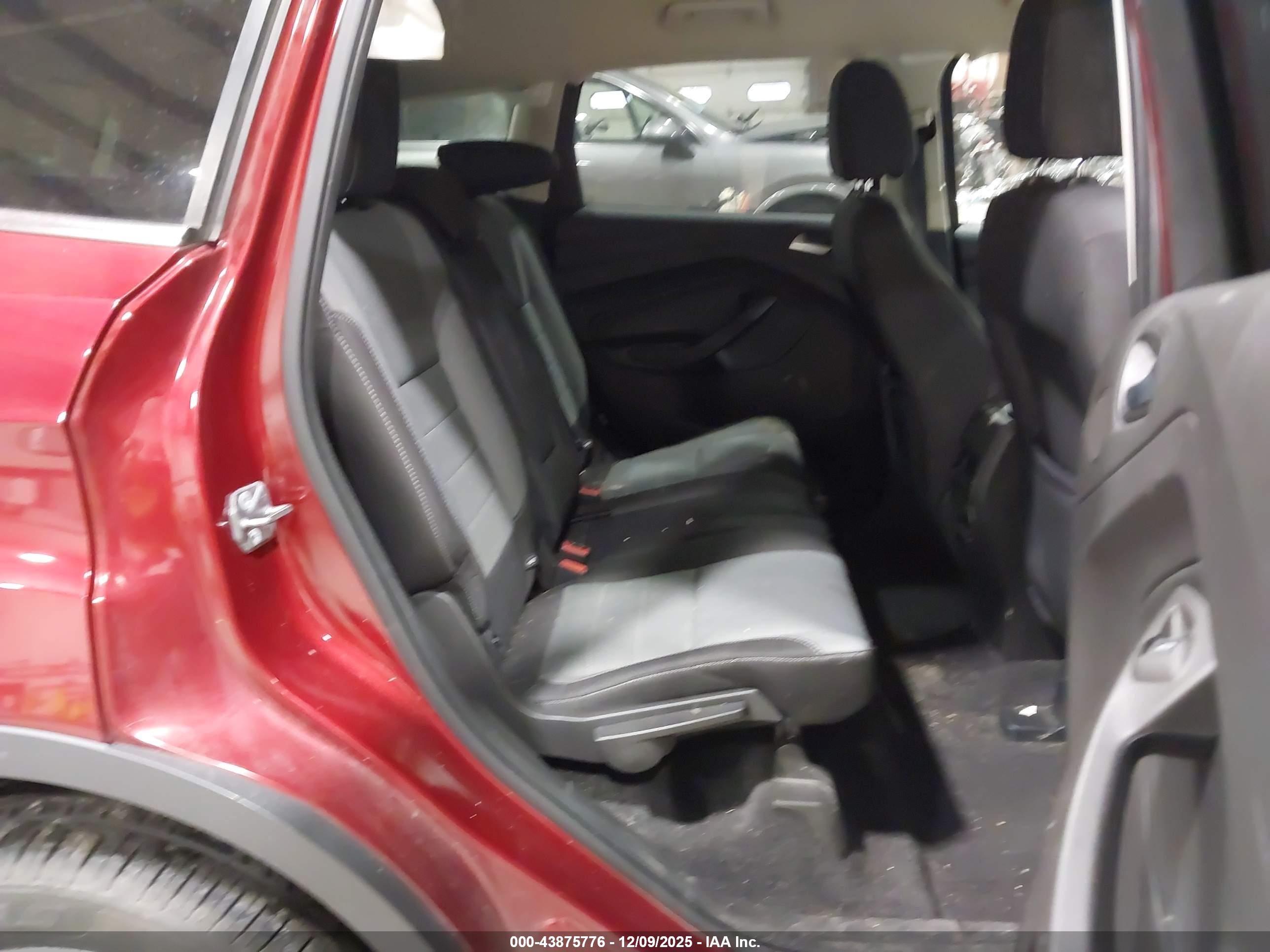 FORD ESCAPE image 8