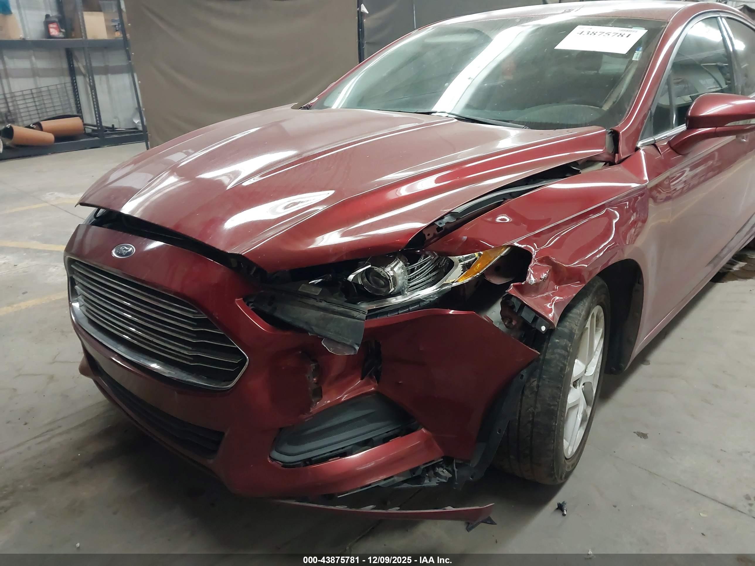 FORD FUSION image 6
