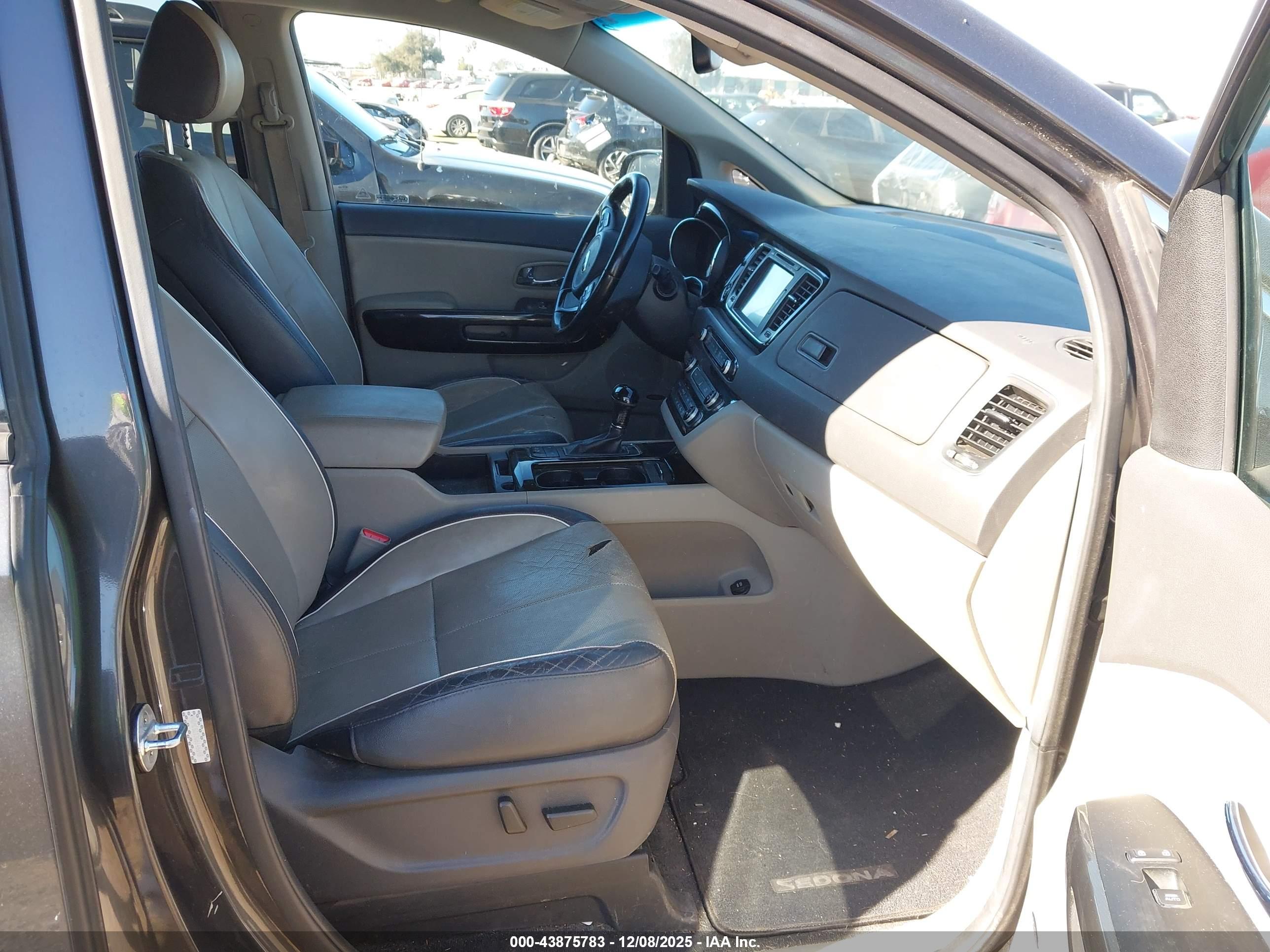 KIA SEDONA image 5