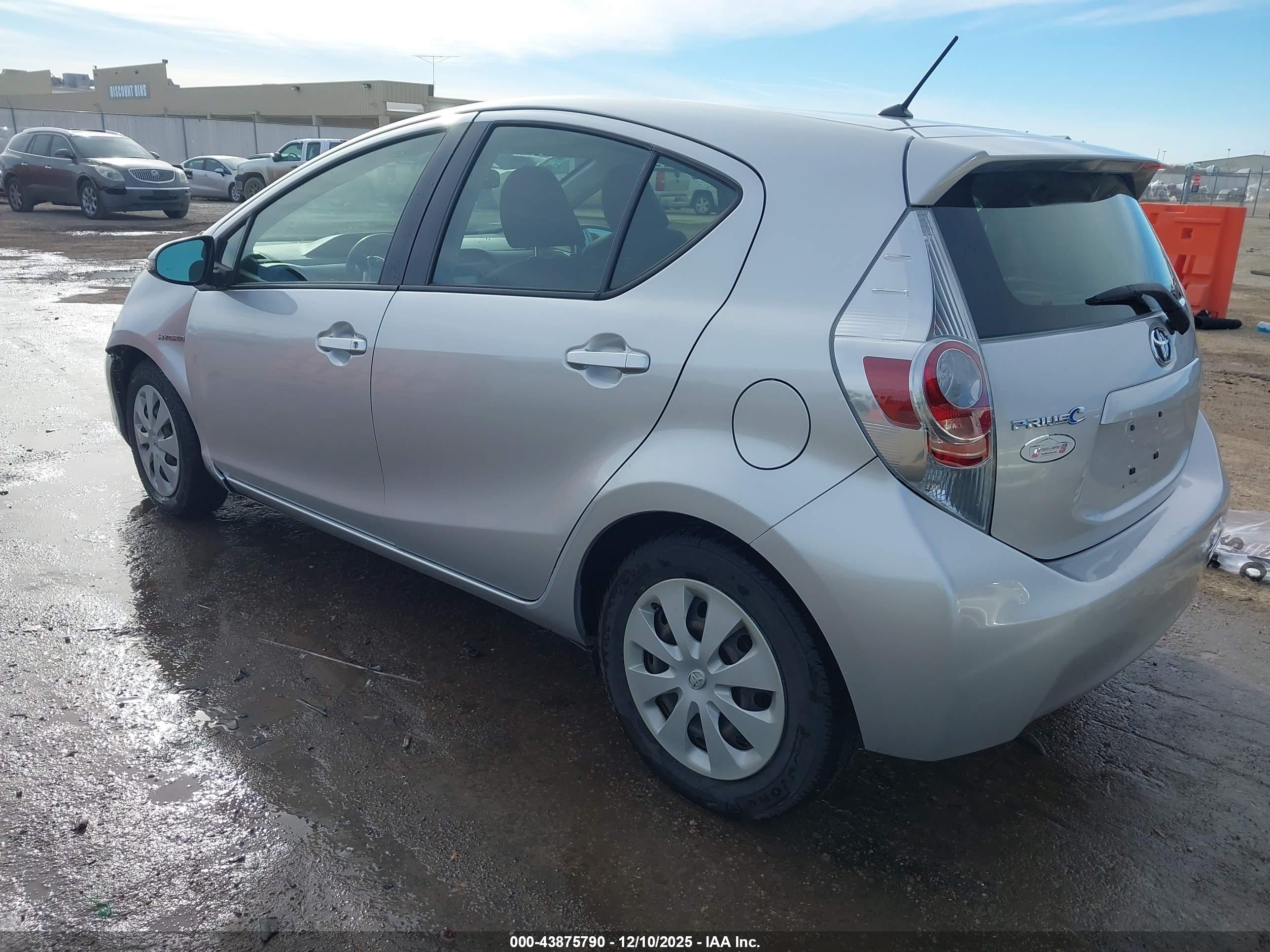 TOYOTA PRIUS image 3