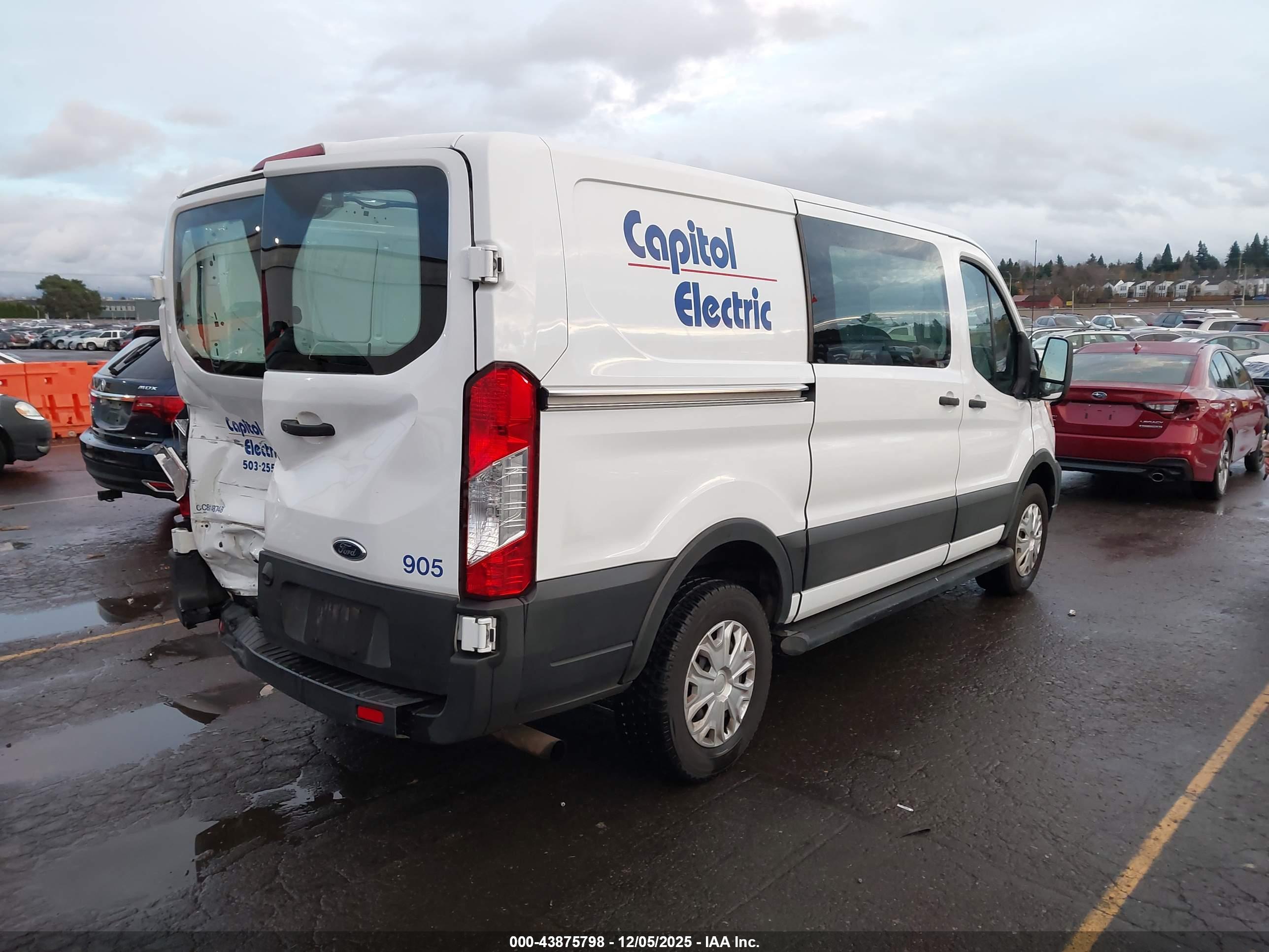 FORD TRANSIT-250 image 4