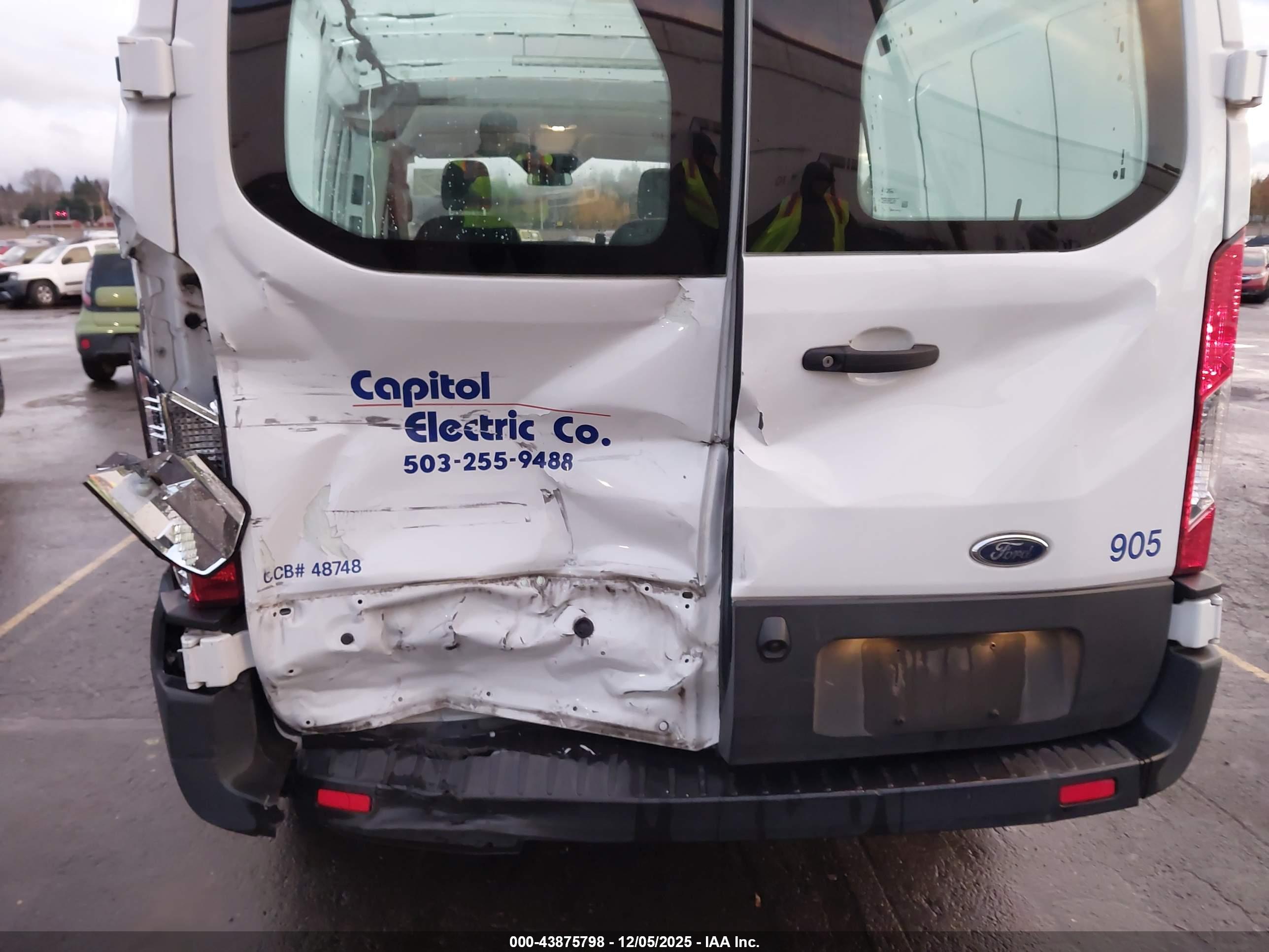 FORD TRANSIT-250 image 6