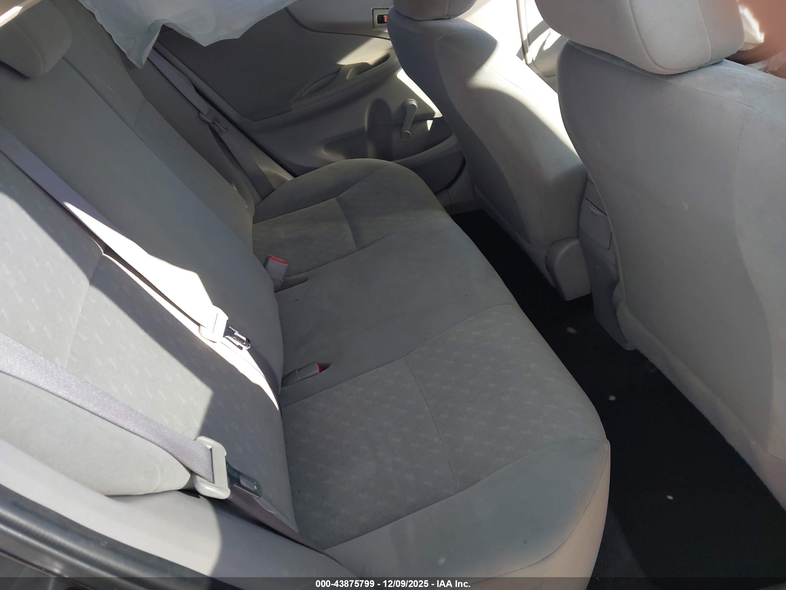 TOYOTA COROLLA image 8
