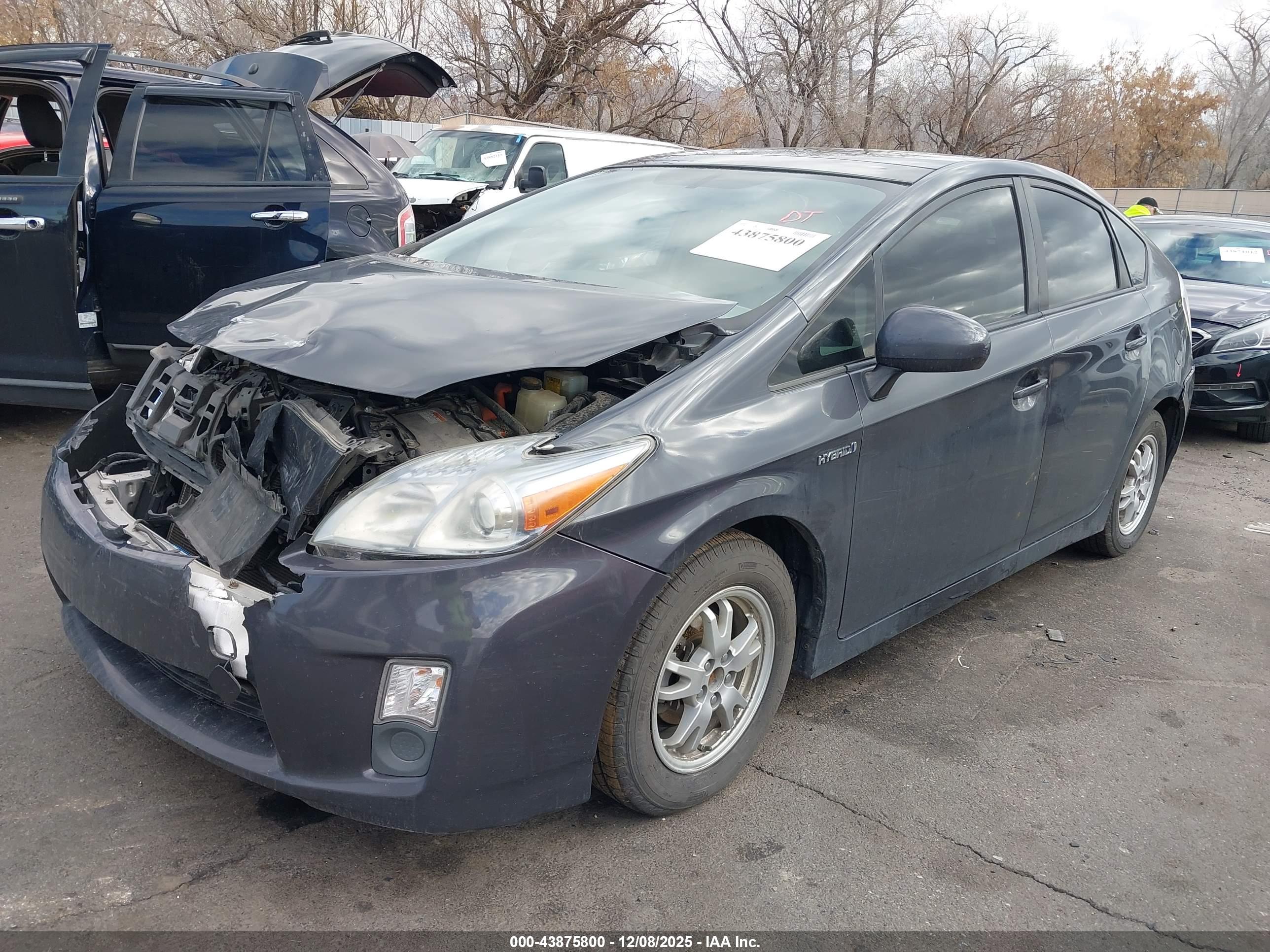 TOYOTA PRIUS image 2