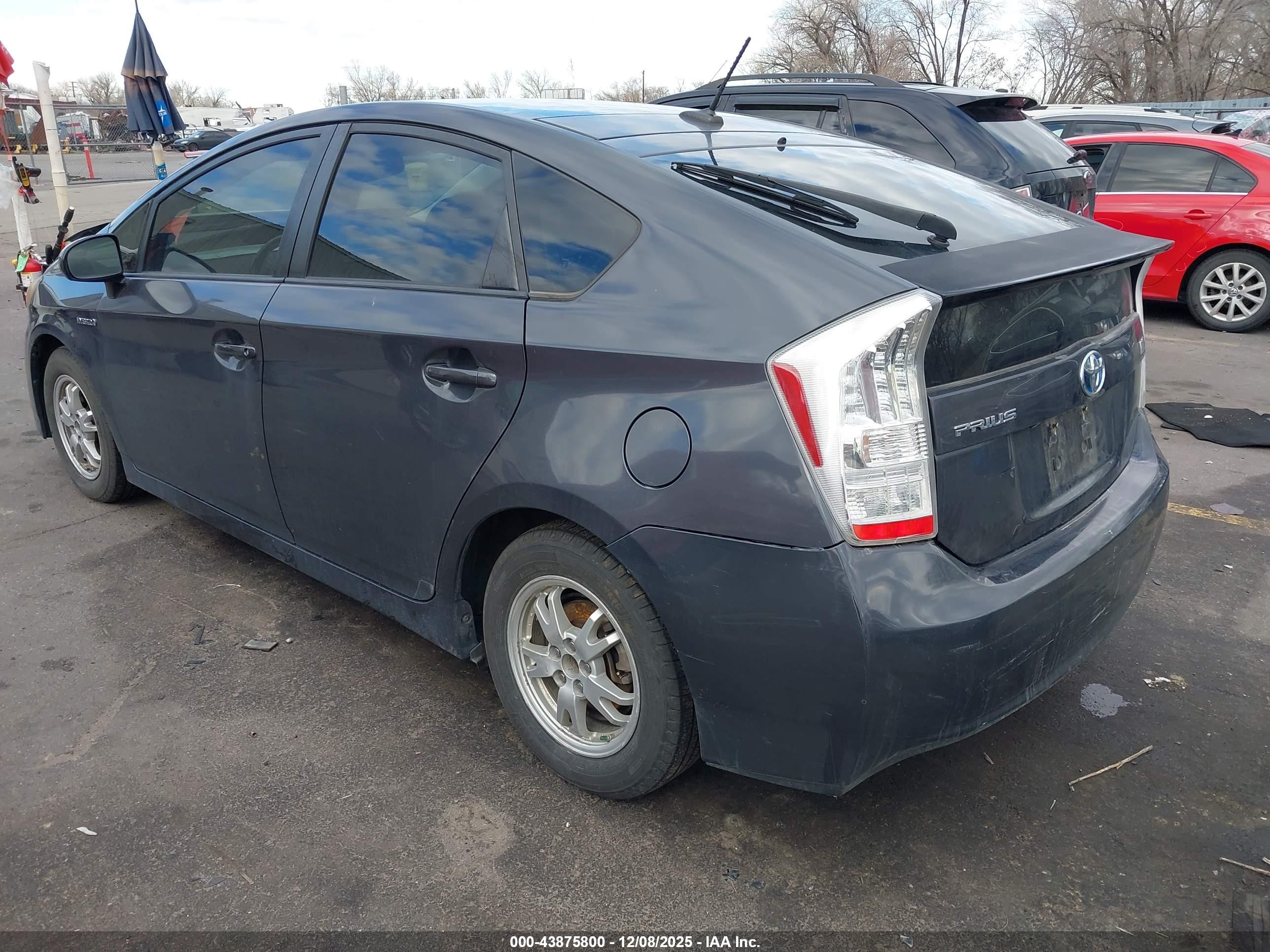 TOYOTA PRIUS image 3