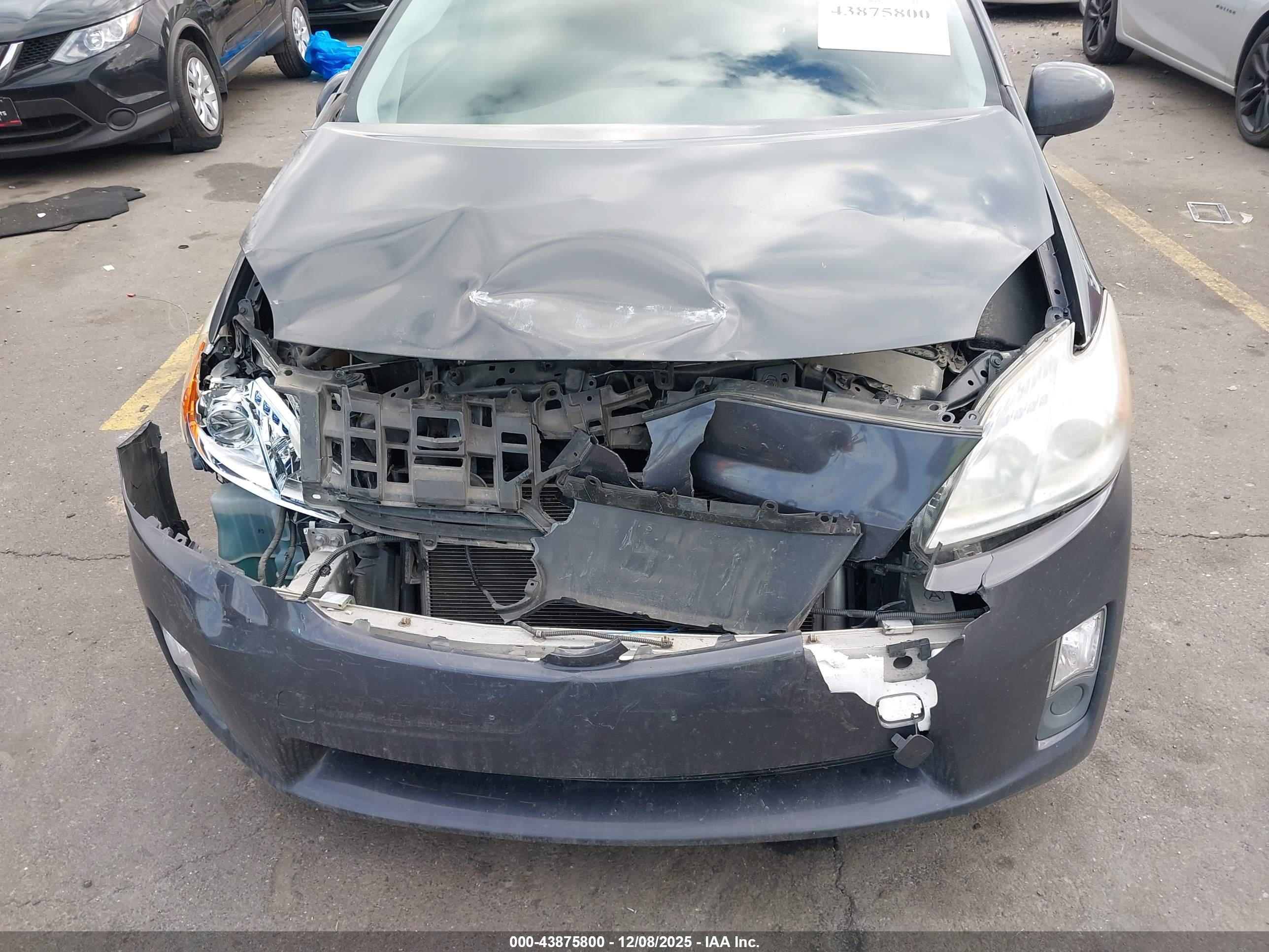 TOYOTA PRIUS image 6