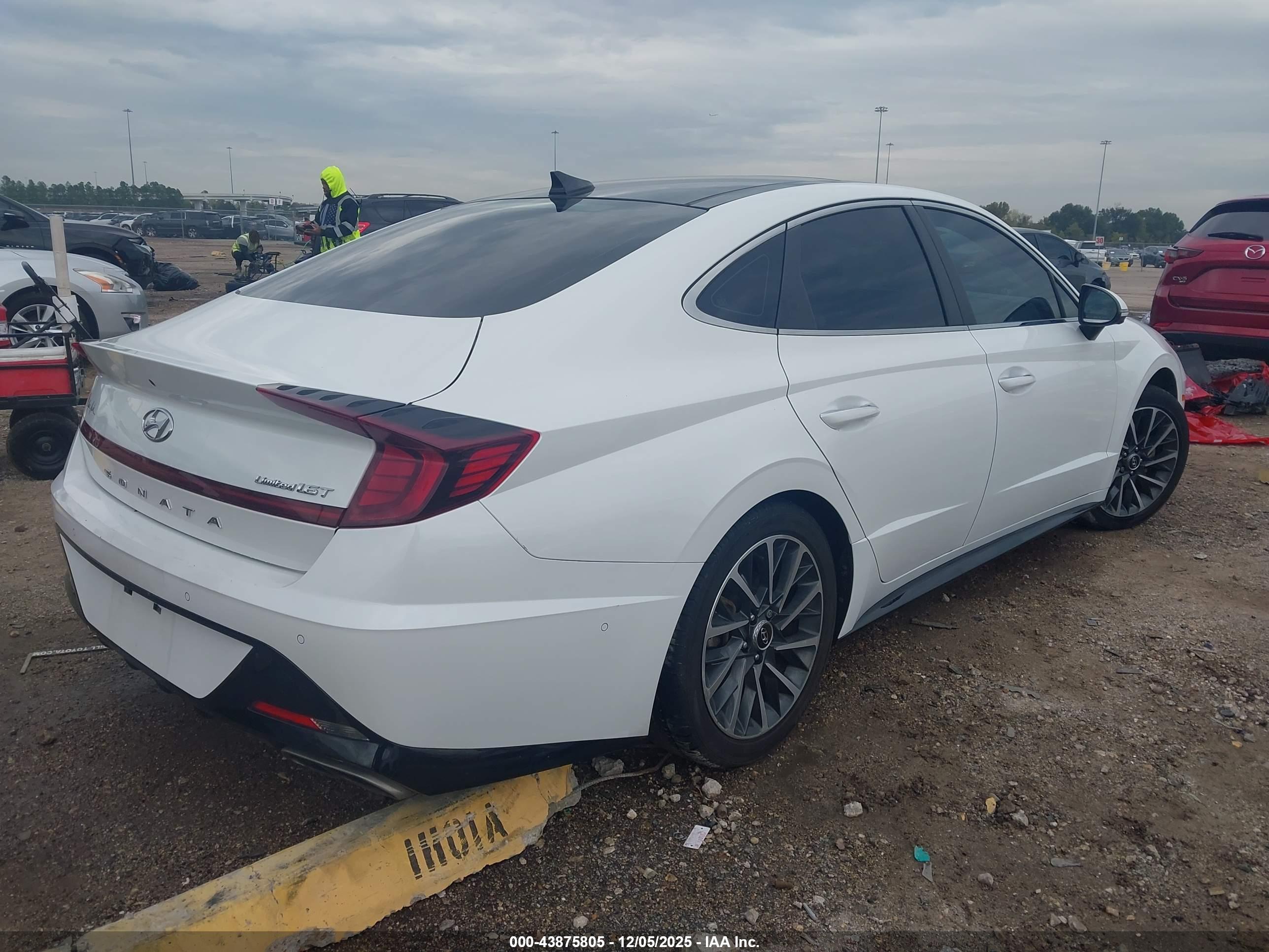 HYUNDAI SONATA image 4