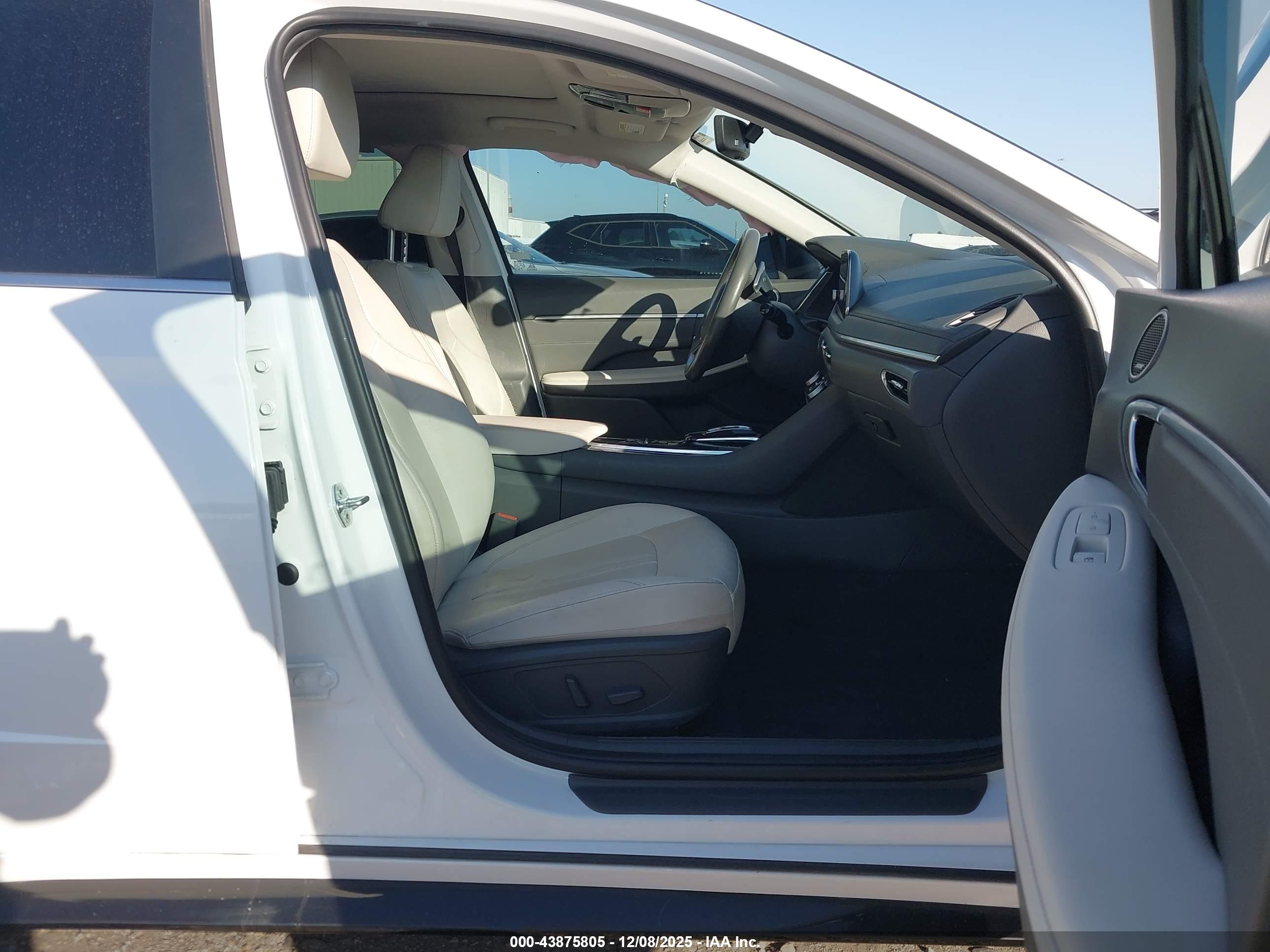 HYUNDAI SONATA image 5