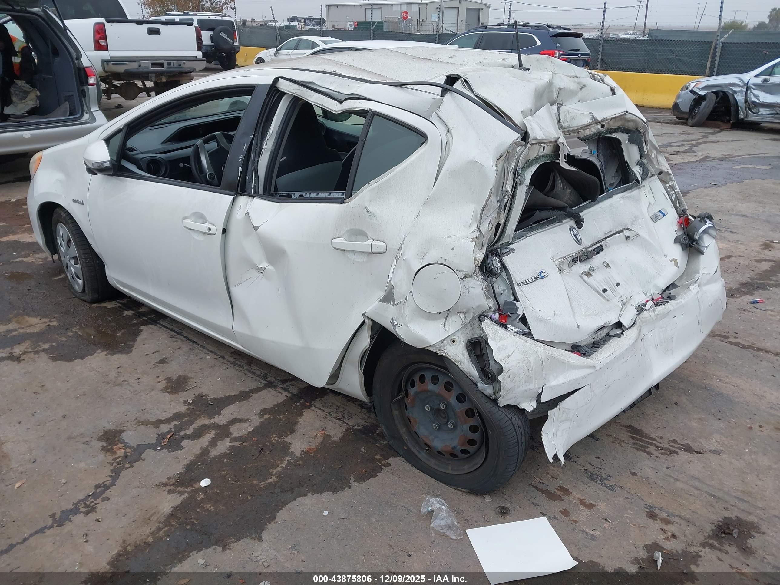 TOYOTA PRIUS image 3