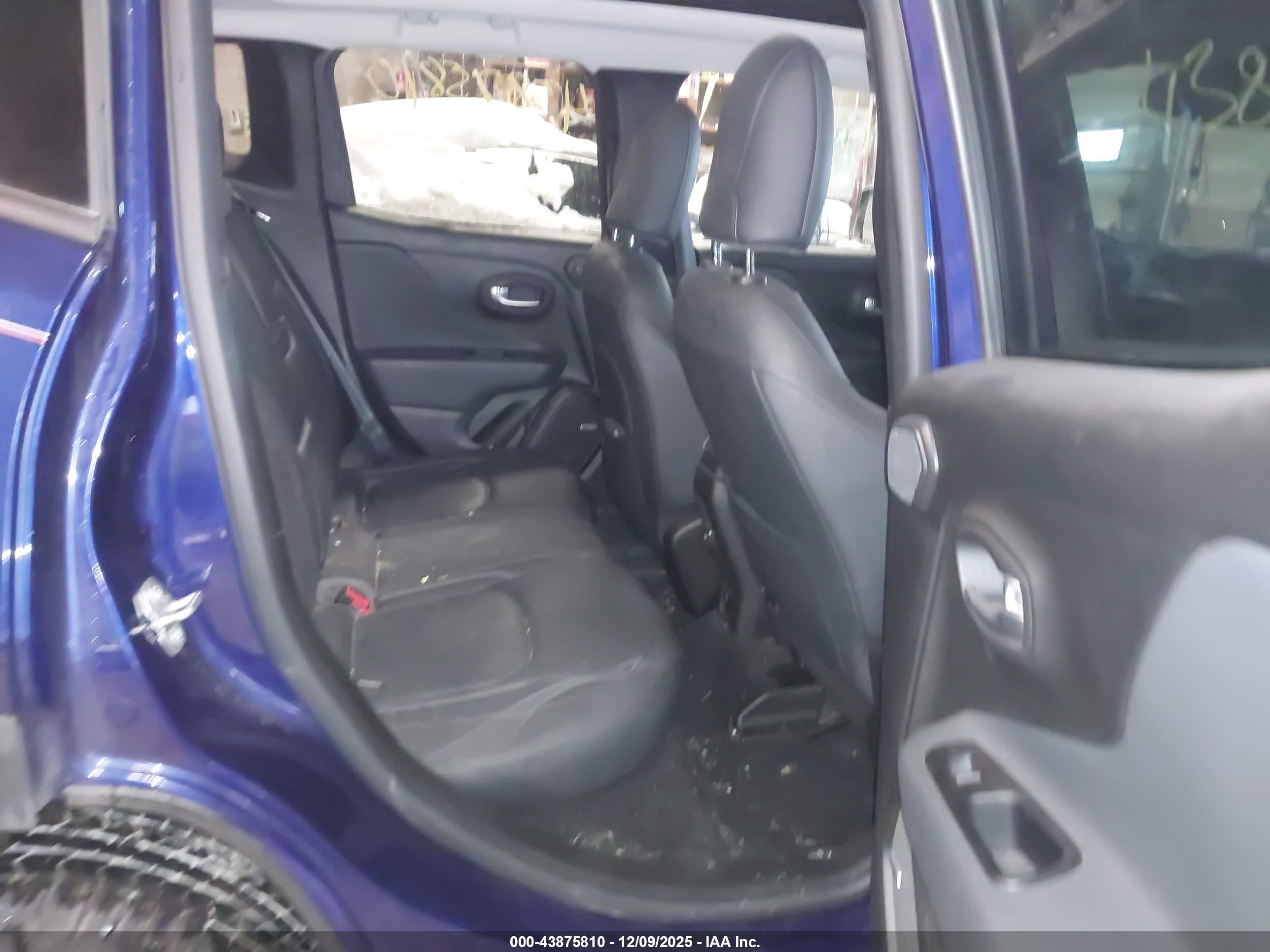 JEEP RENEGADE image 8