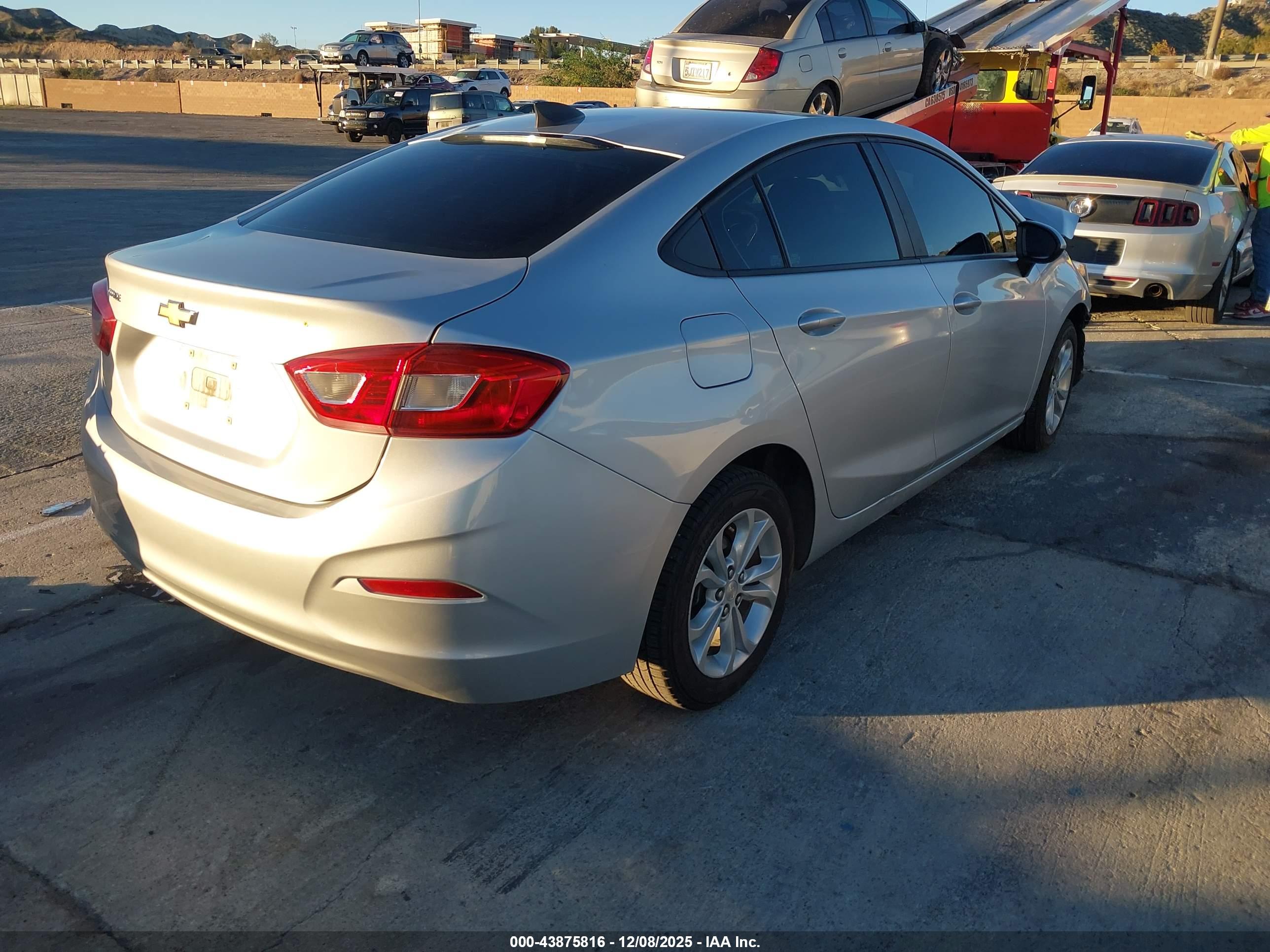 CHEVROLET CRUZE image 4